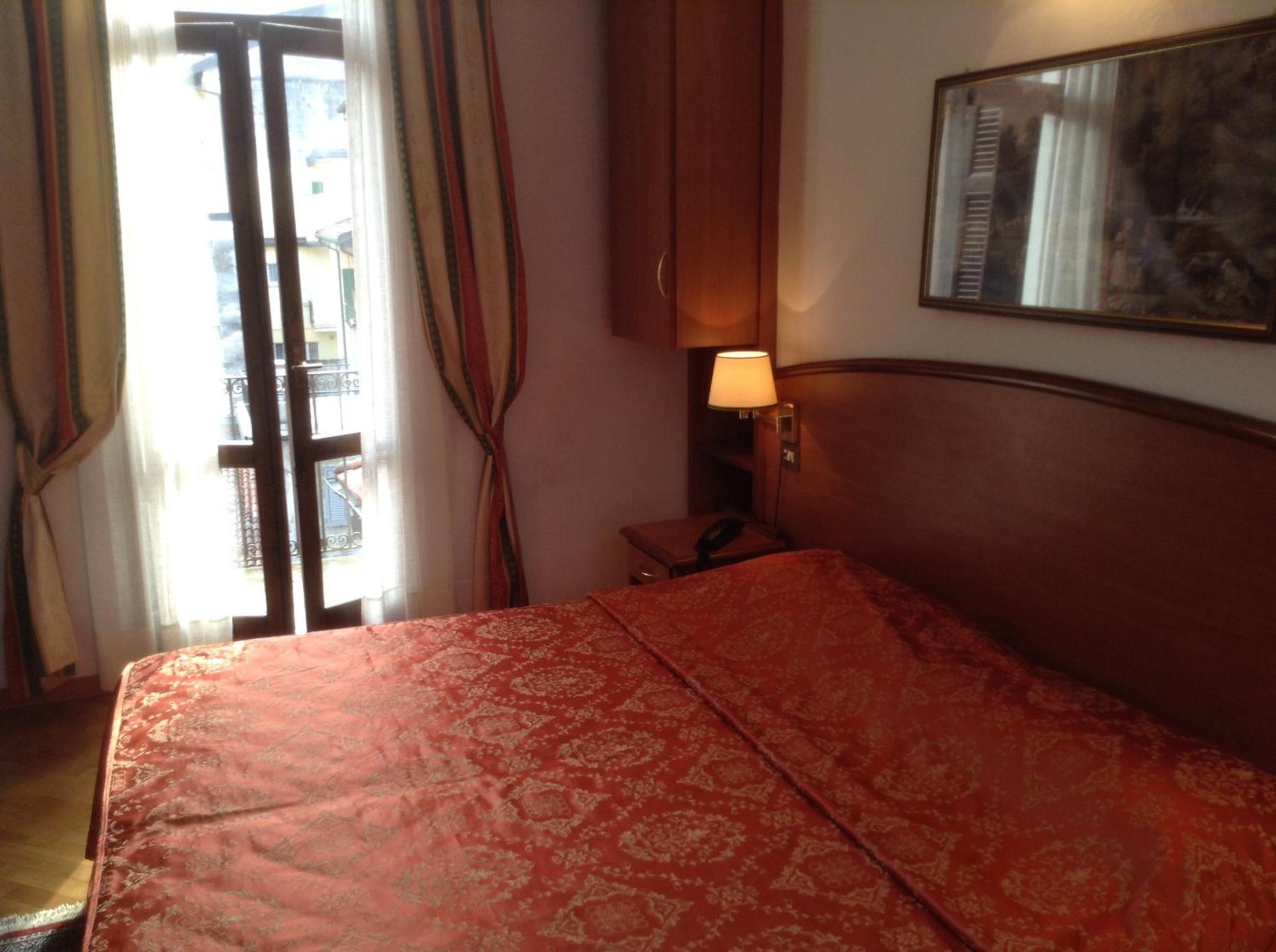 Double or Twin Room - Photo 4