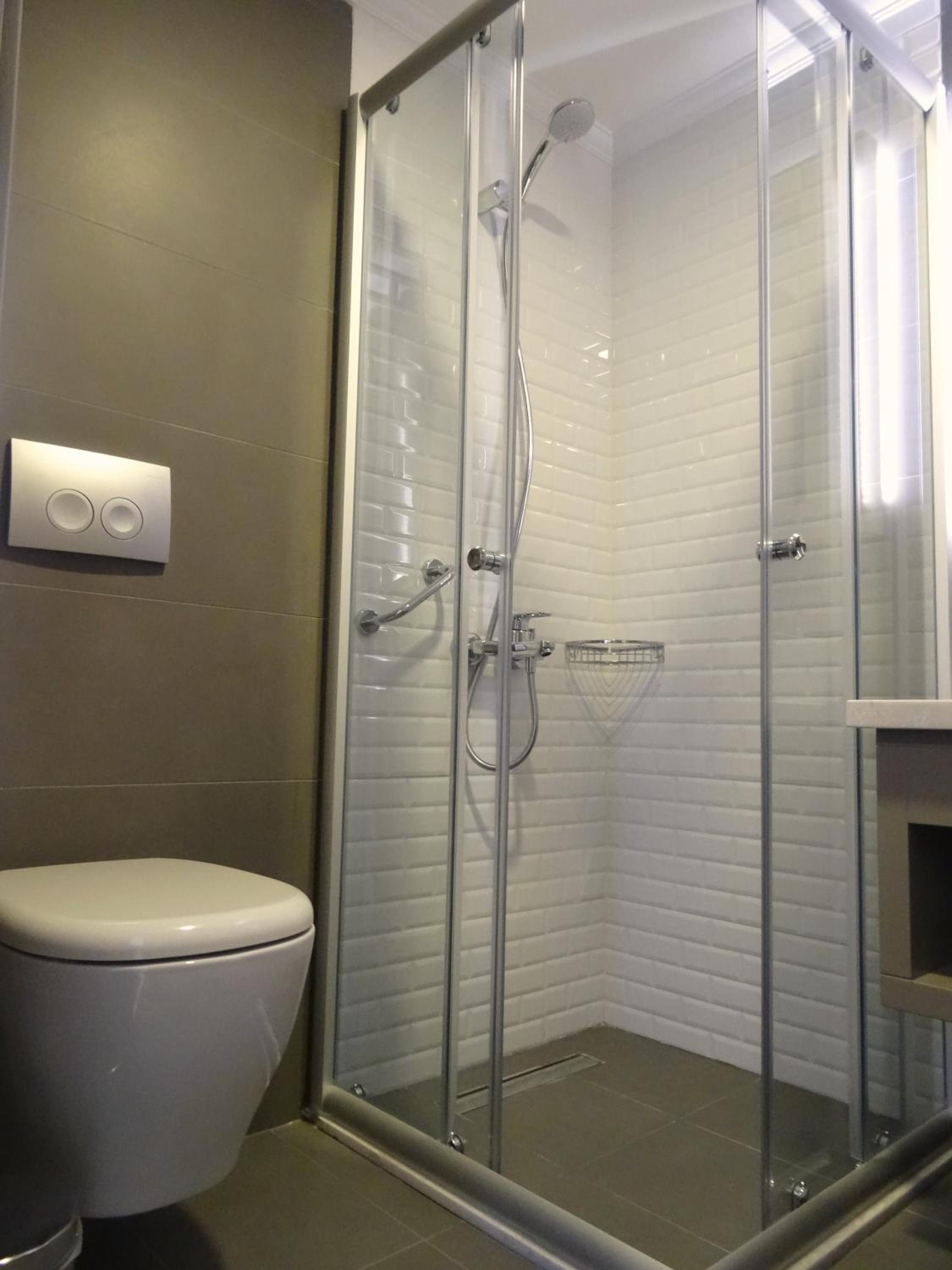 Standard Double or Twin Room - Photo 26