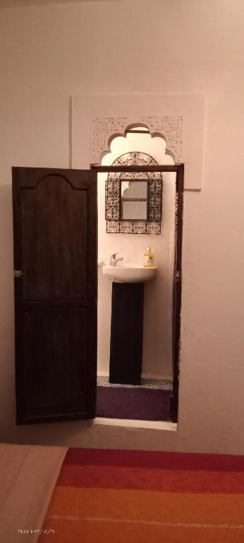 Triple Room with Private Bathroom - Photo 3