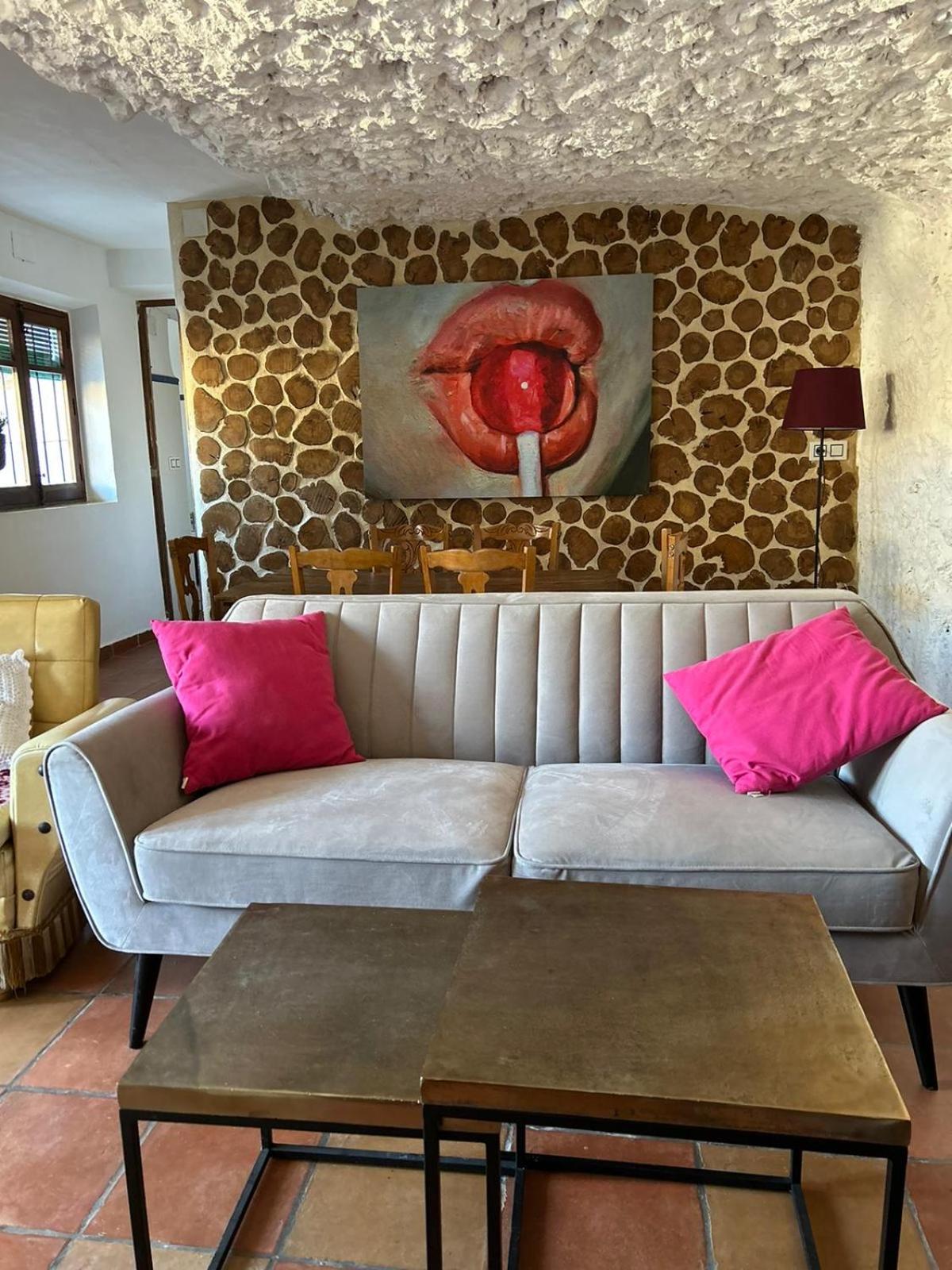 Two-Bedroom House - Photo 1