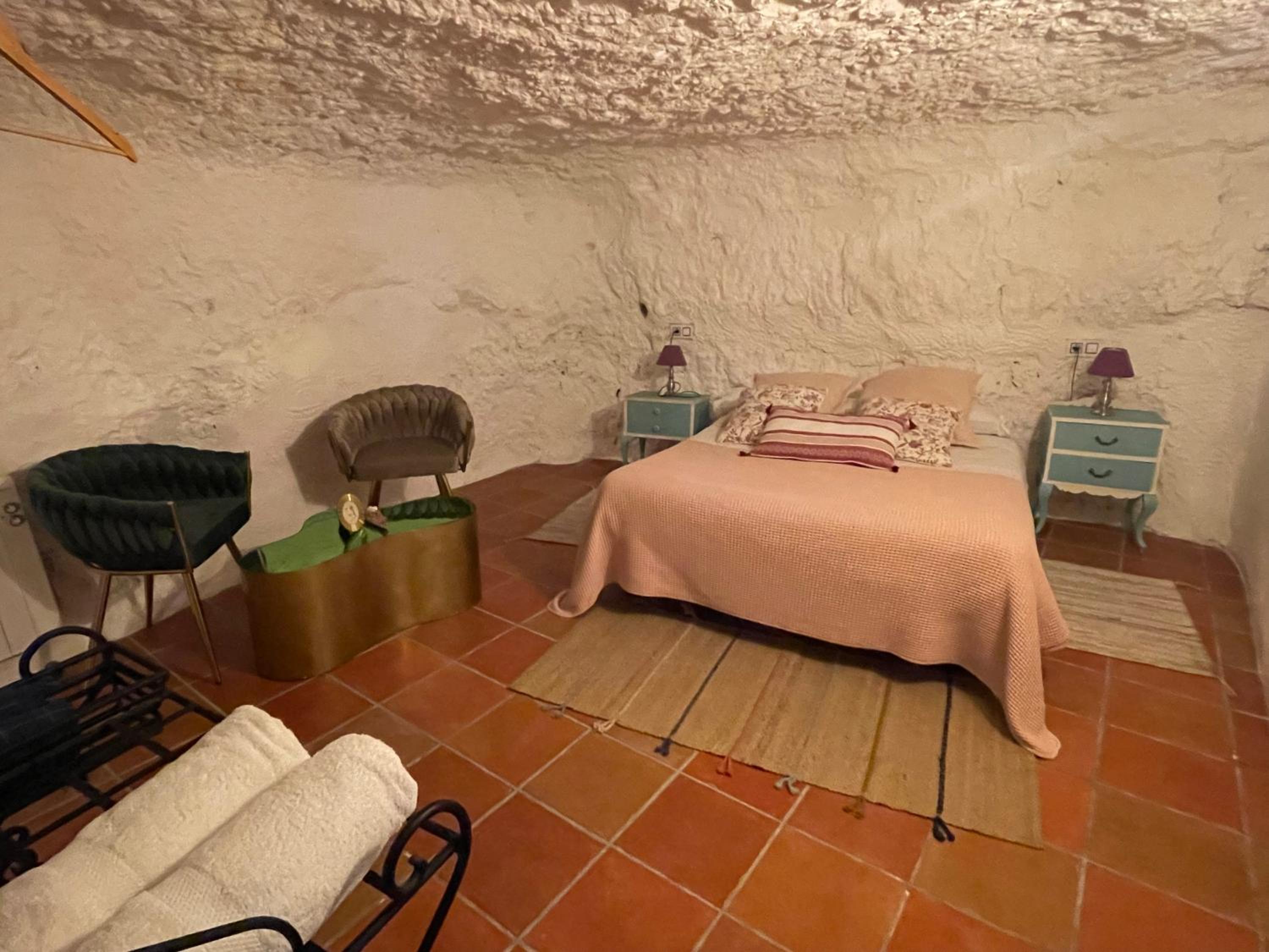 Two-Bedroom House - Photo 14
