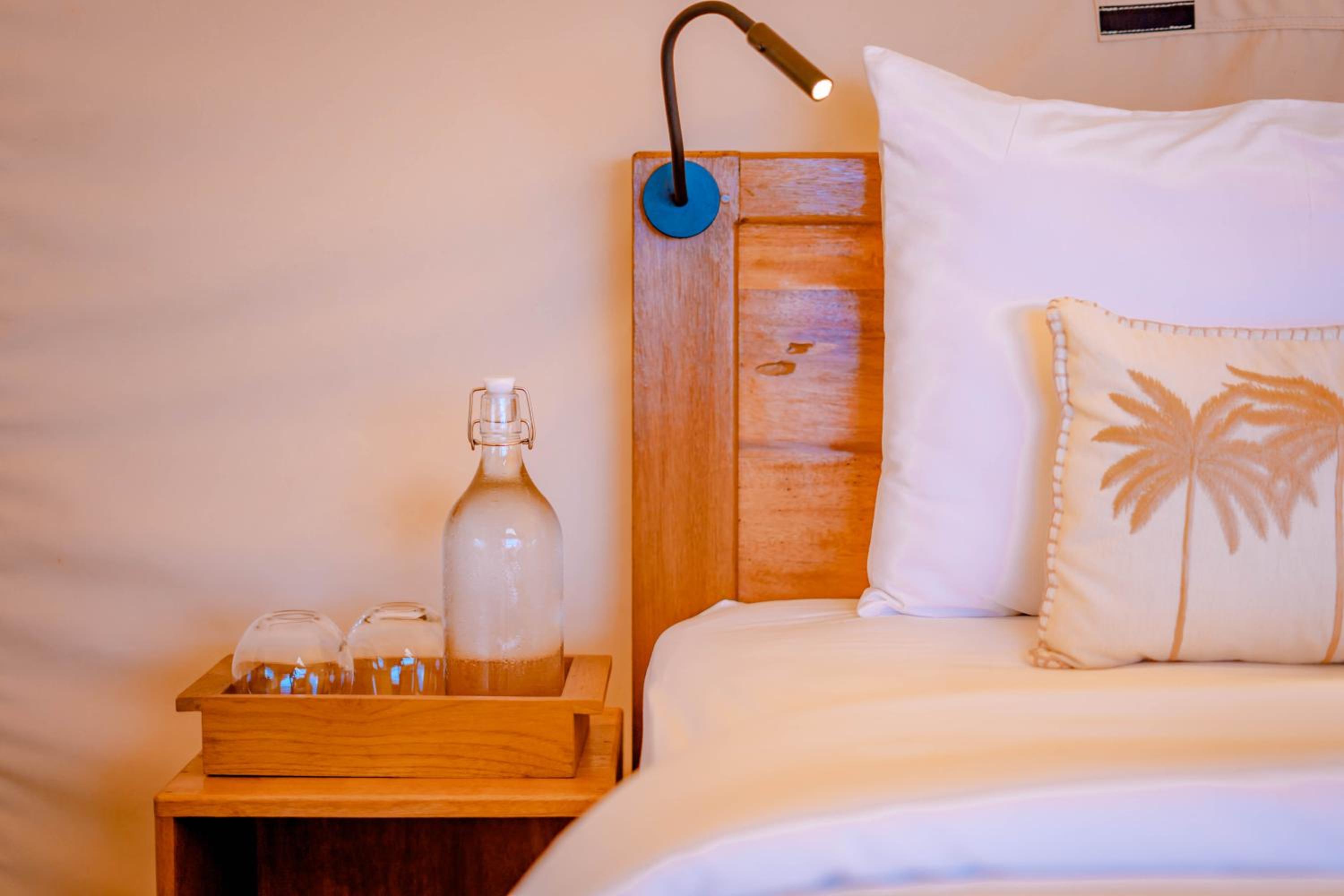 Deluxe Double Room with Balcony and Sea View - Photo 26