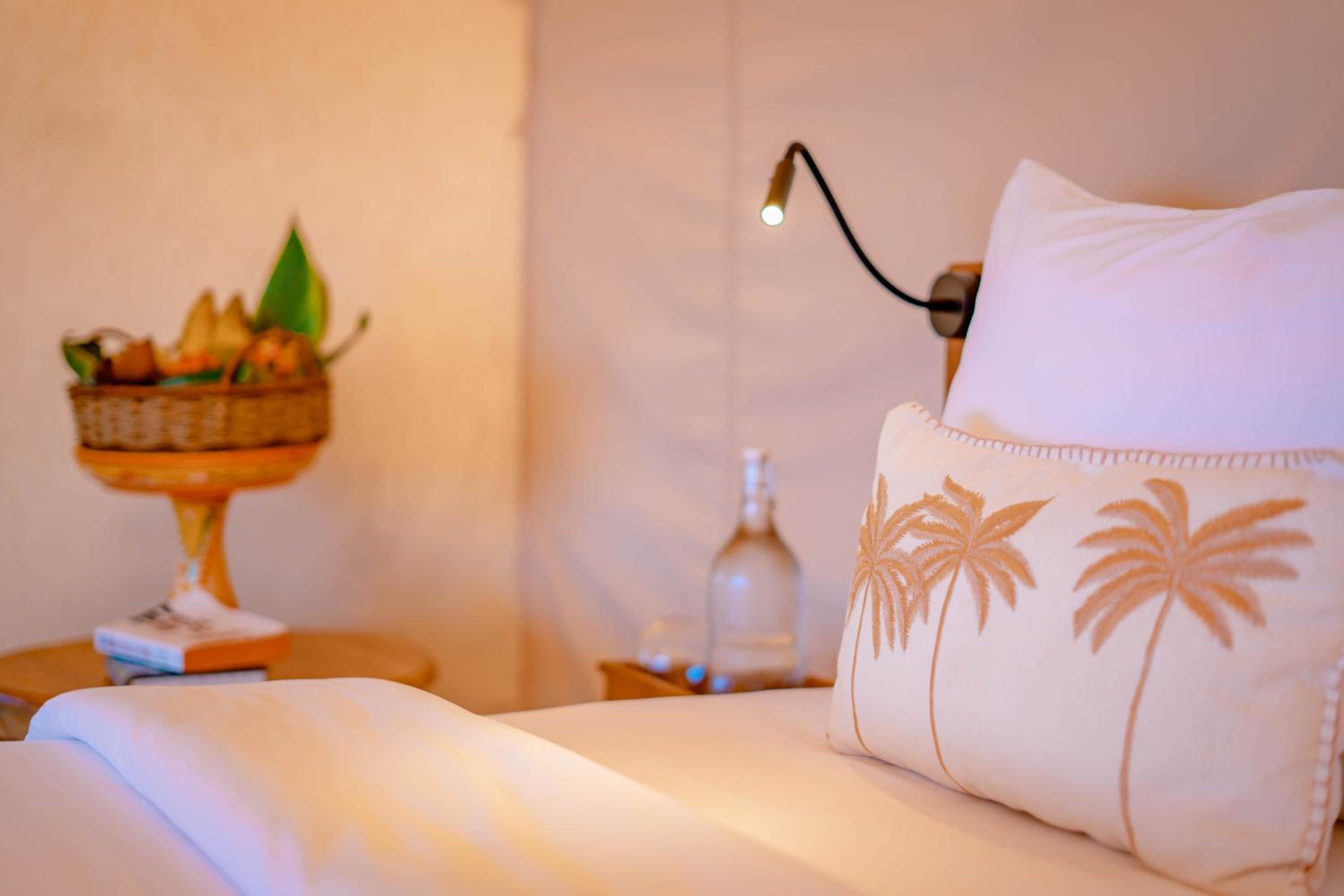 Deluxe Double Room with Balcony and Sea View - Photo 25