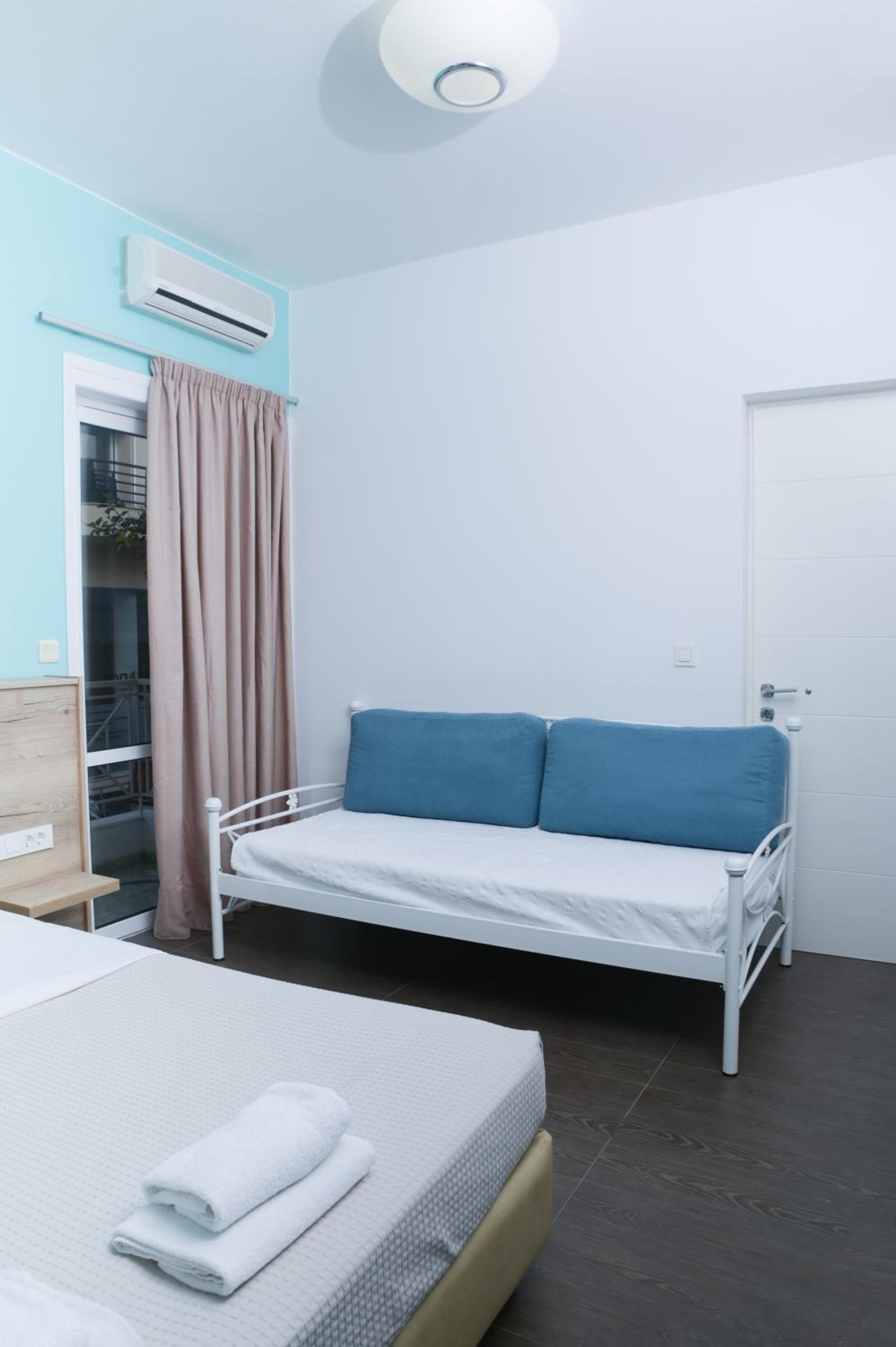 Standard Twin Room with Sofa