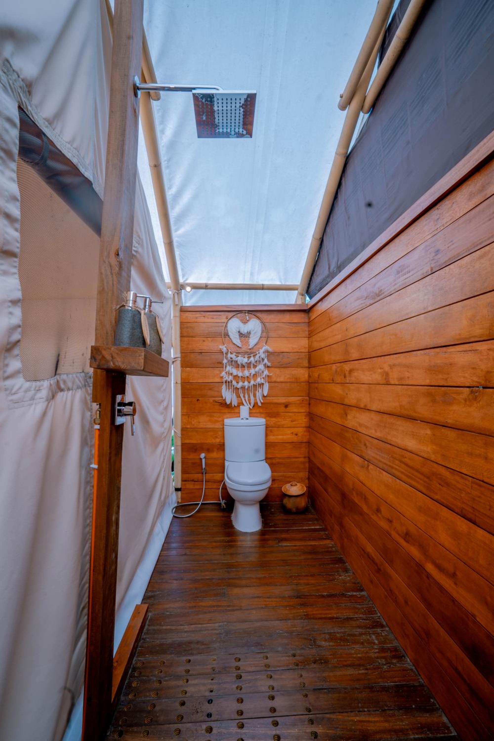 Deluxe Double Room with Balcony and Sea View - Photo 34