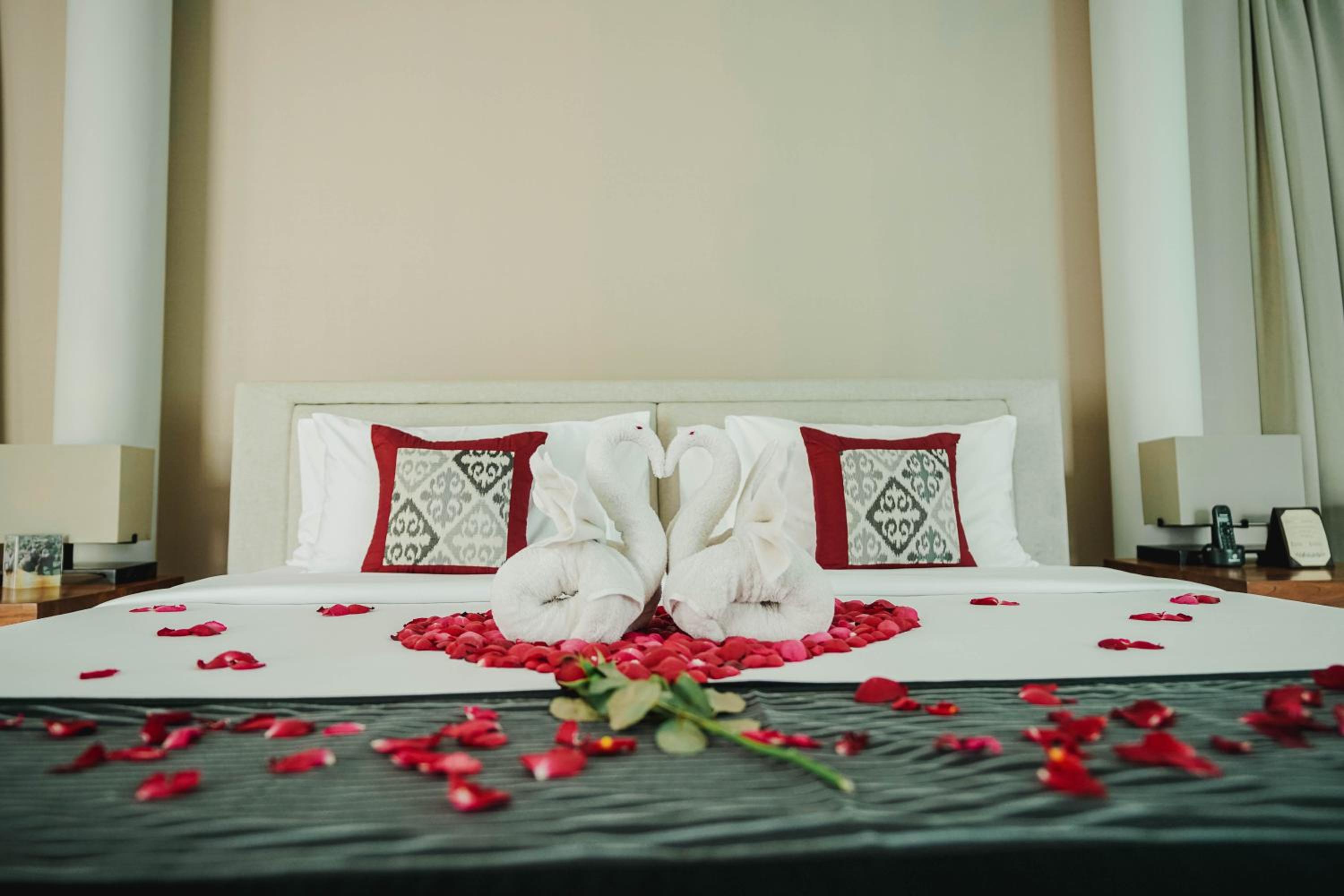 Honeymoon Package at Signature Pool Villa thumbnail 6