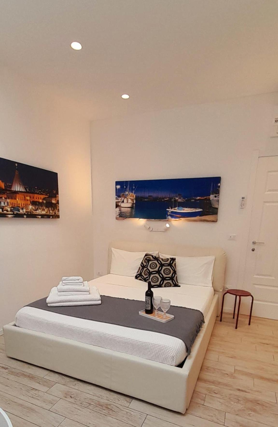 One-Bedroom Apartment - Photo 32