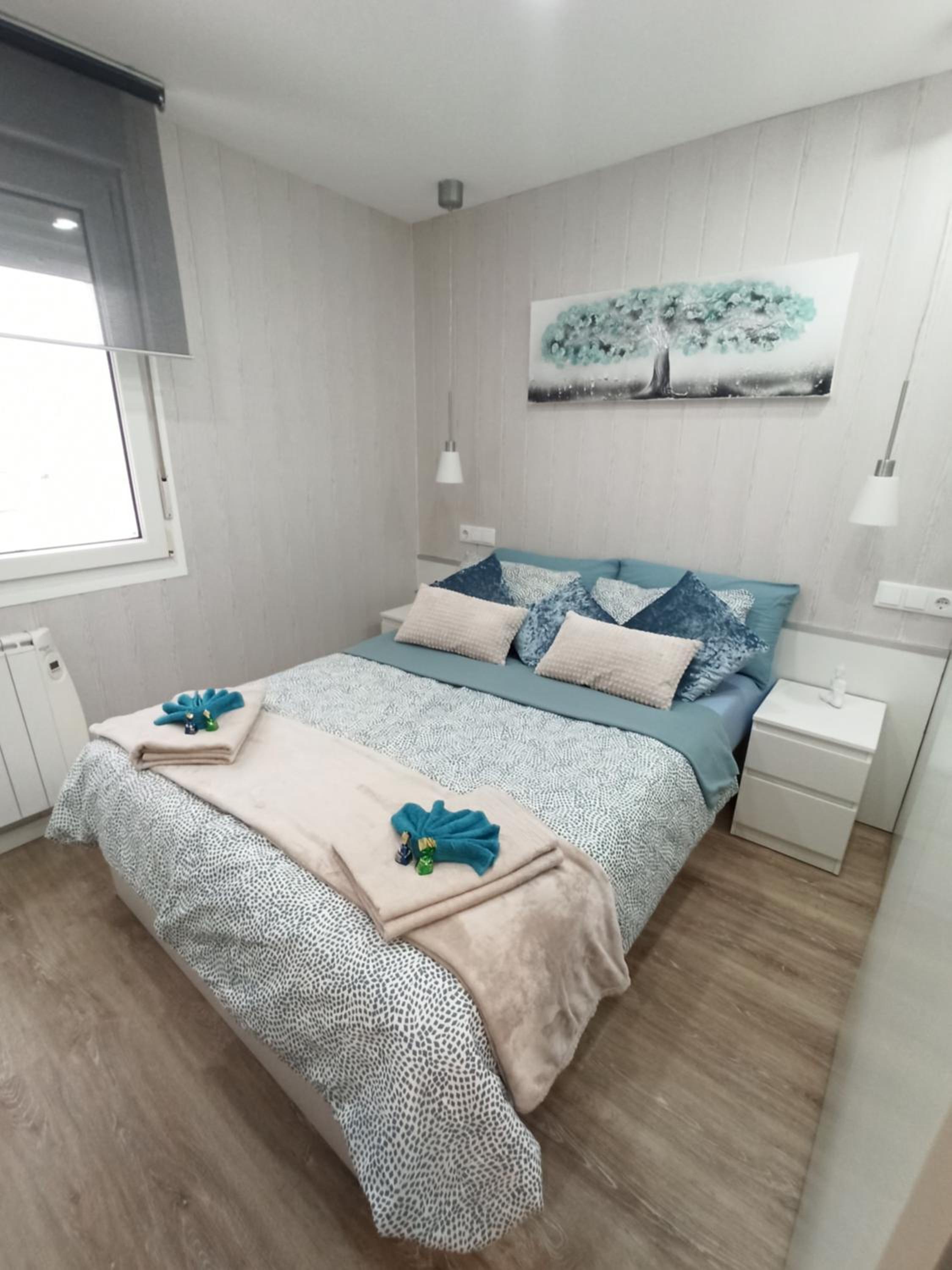 One-Bedroom Apartment photo 2