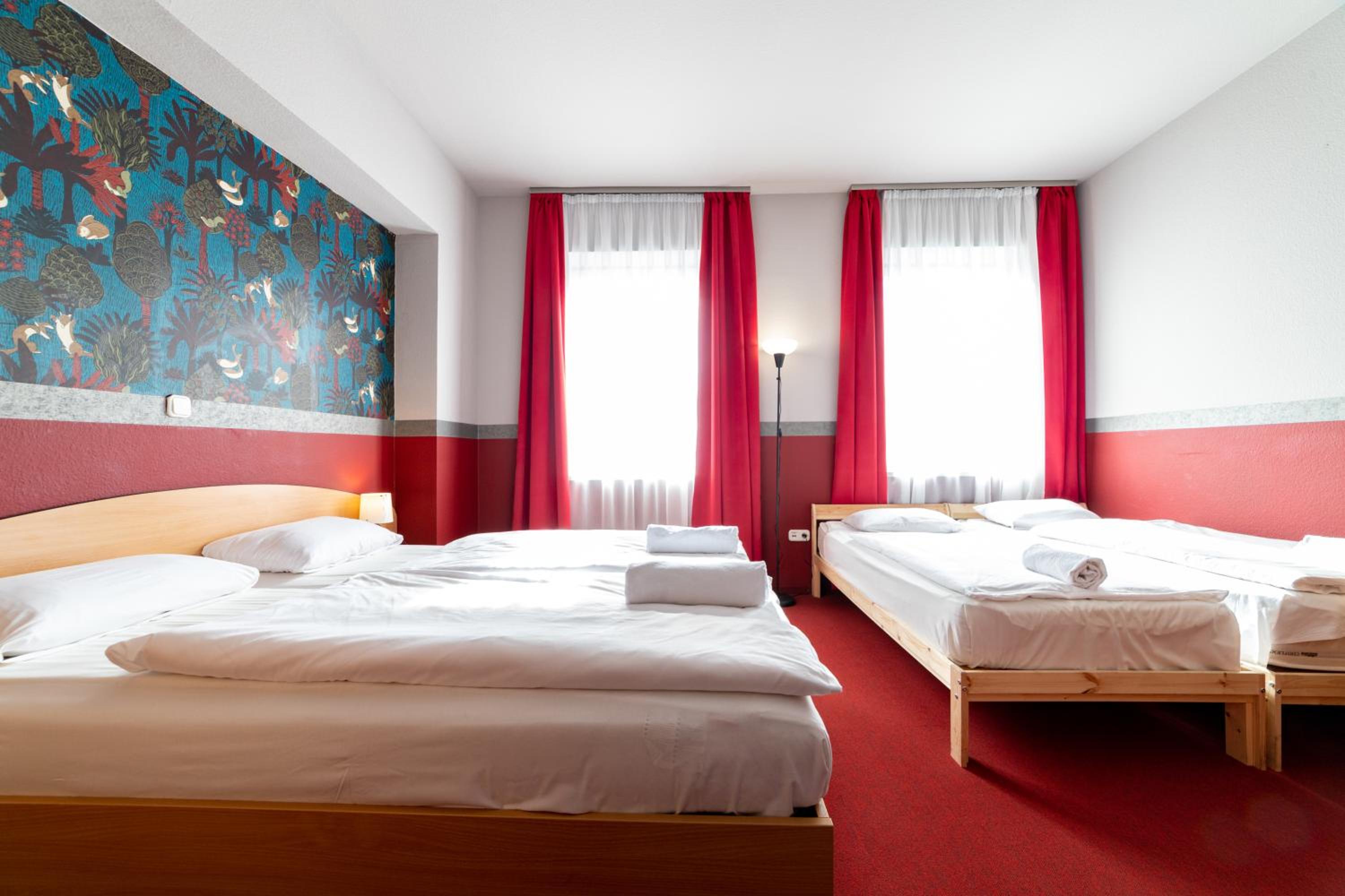 Quadruple Room - Photo 3