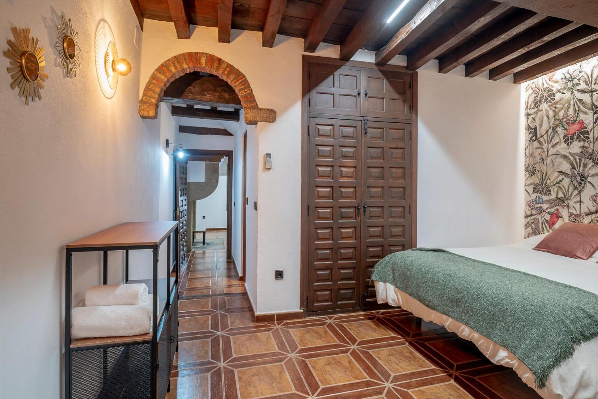 One-Bedroom Apartment - Photo 39