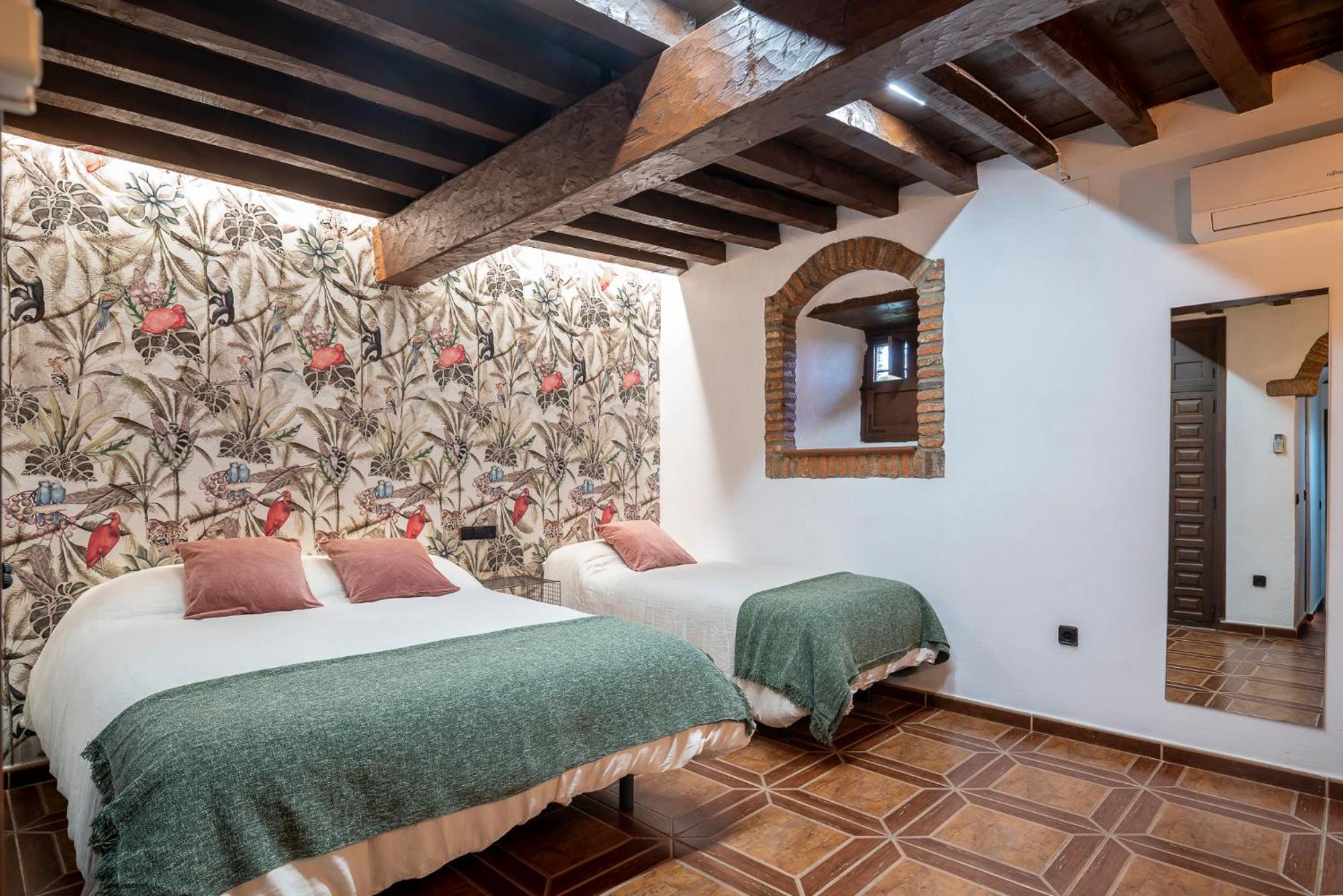 One-Bedroom Apartment - Photo 1