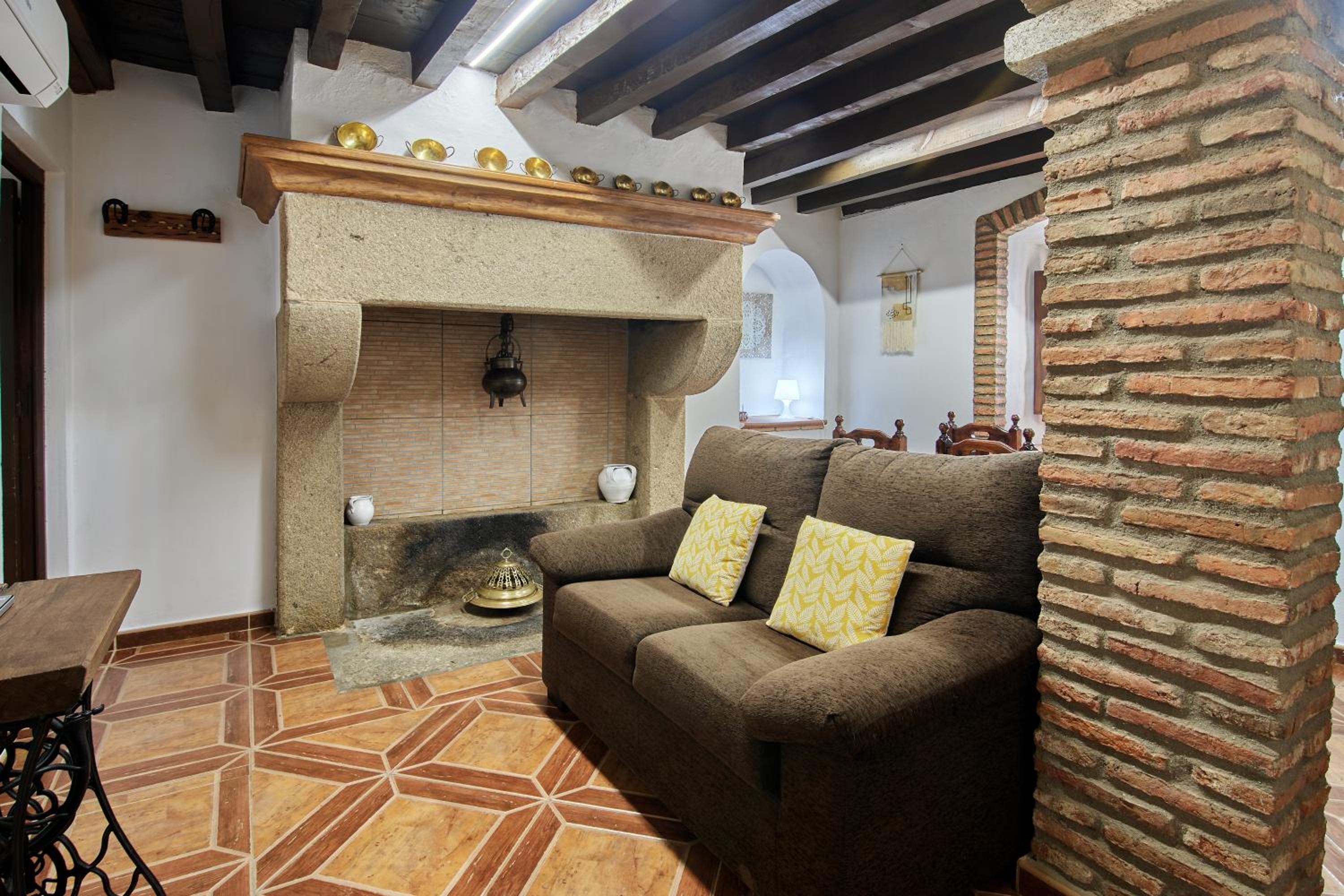 One-Bedroom Apartment - Photo 25
