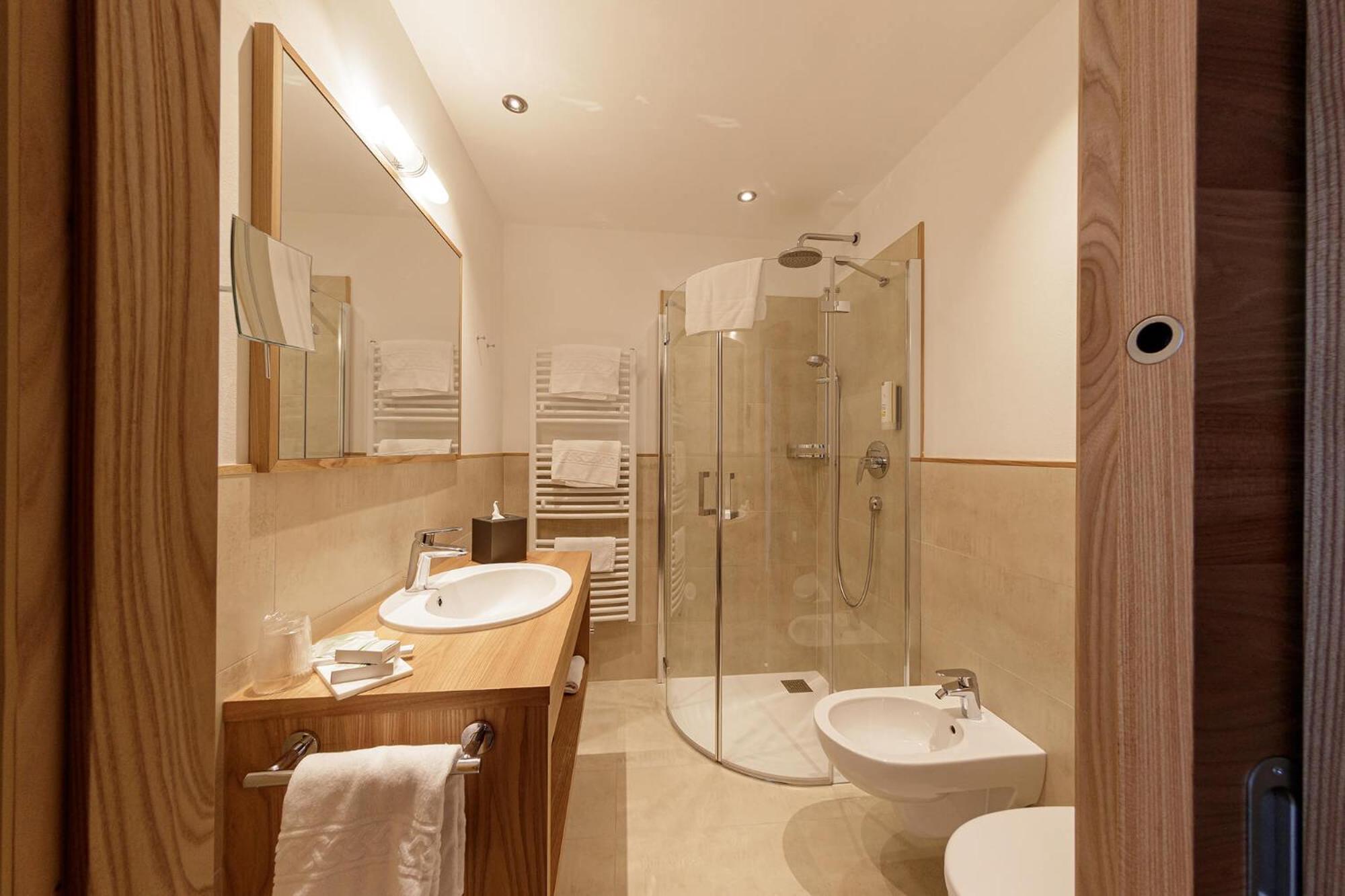 Double or Twin Room with Balcony photo 2