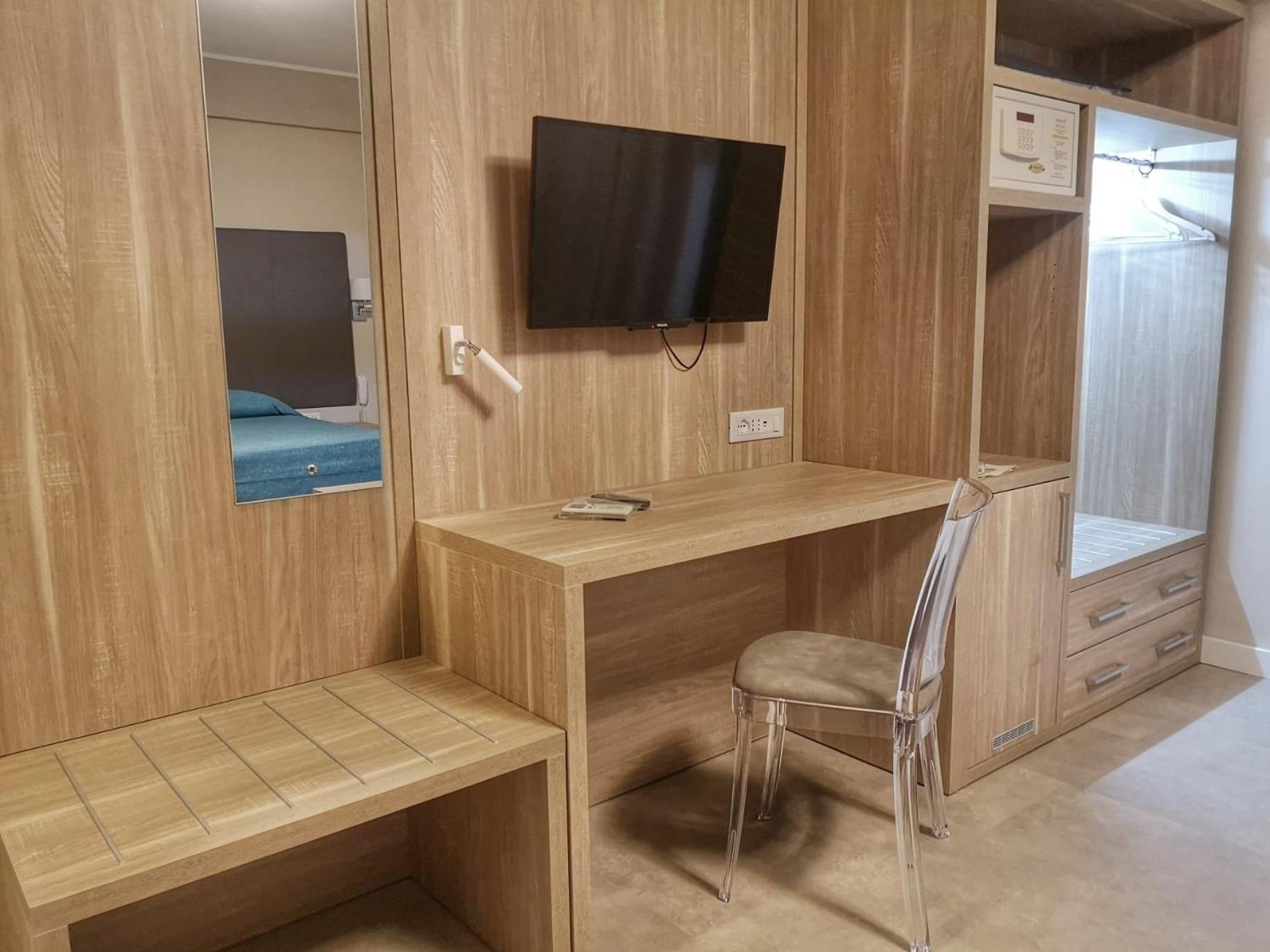 Classic Double or Twin Room - Photo 4