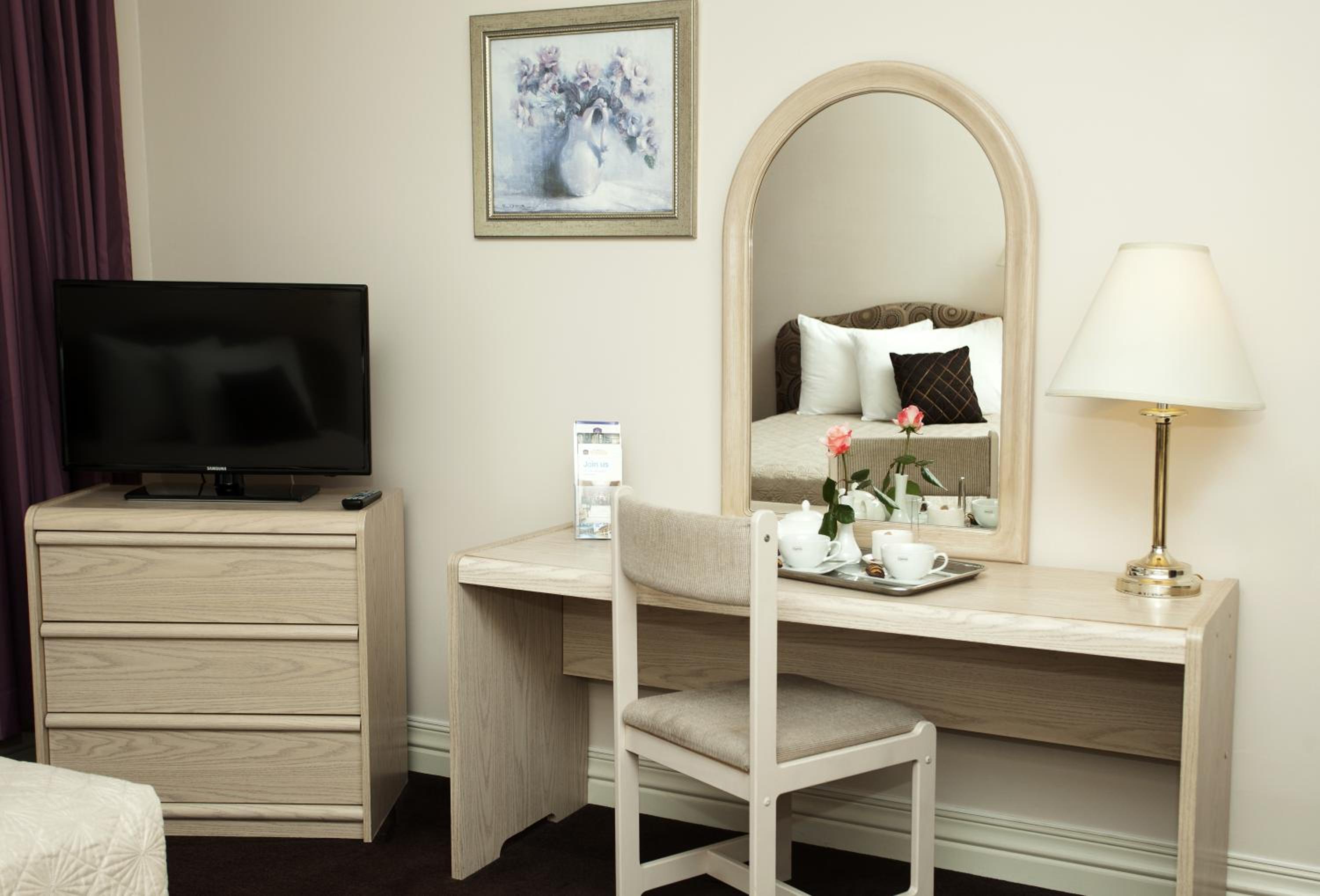 Standard Twin Room - Photo 9