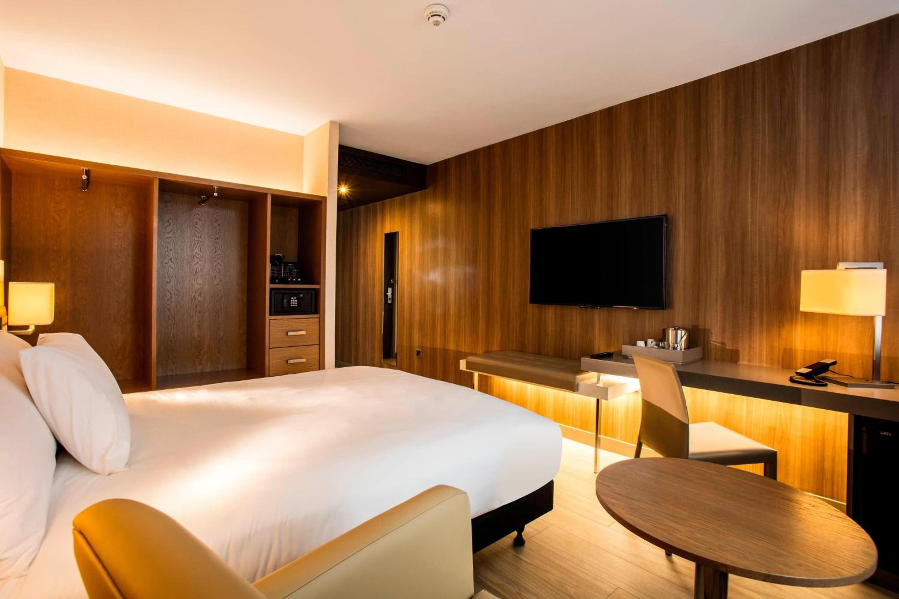 Deluxe, Guest room, 1 Double - Photo 4