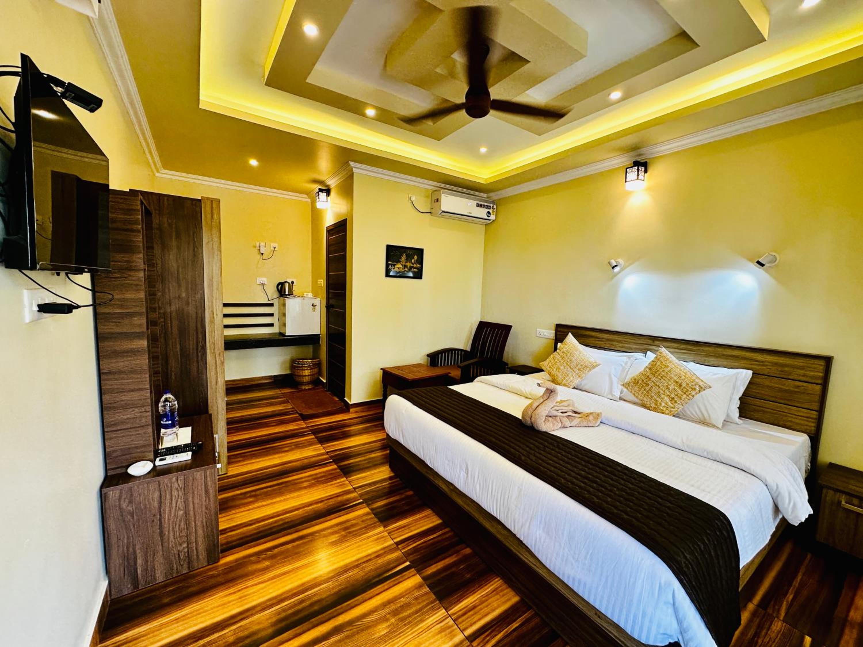 Deluxe Double Room With Side Sea View - Photo 5
