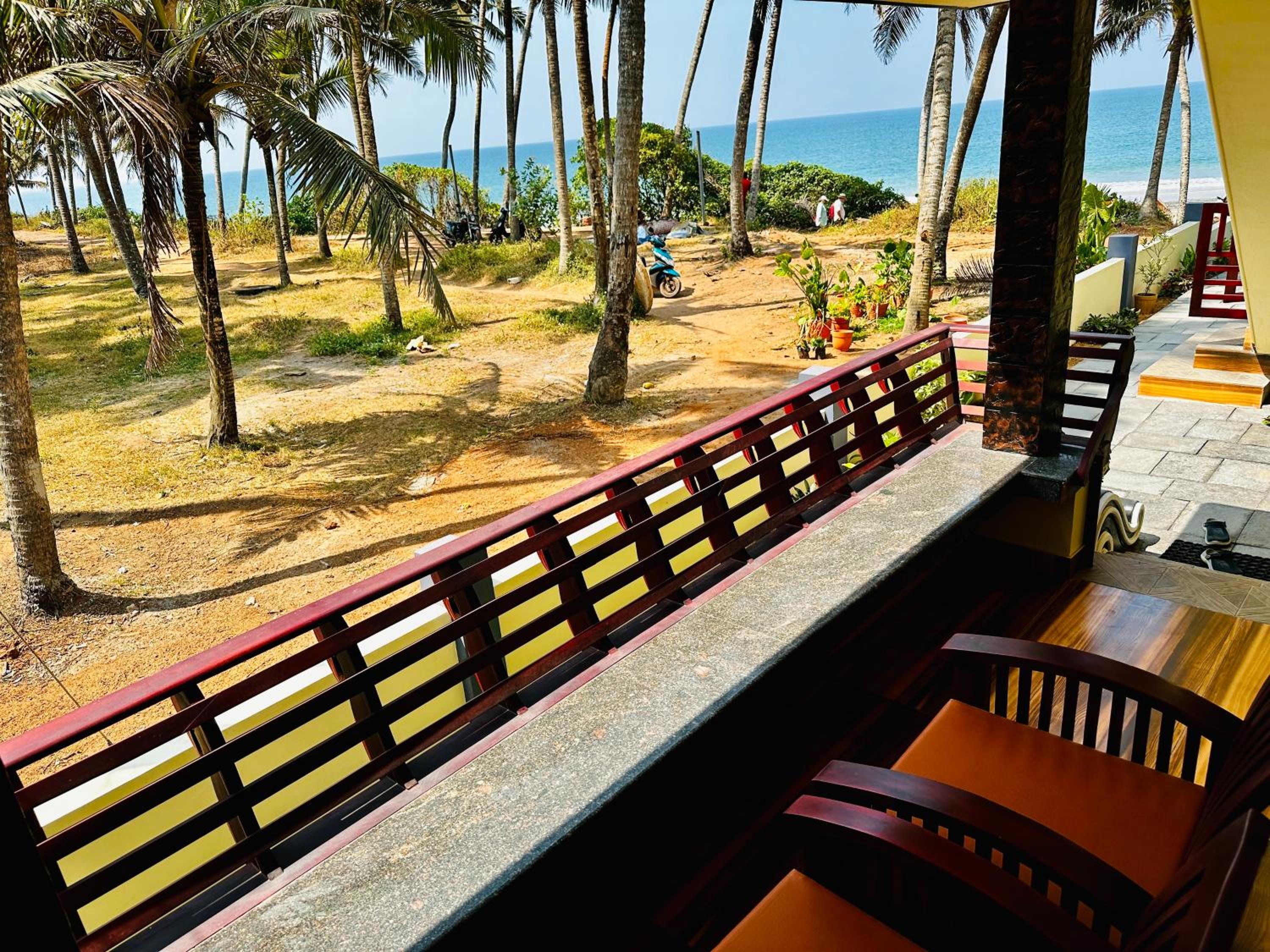 Deluxe Double Room With Side Sea View - Photo 6