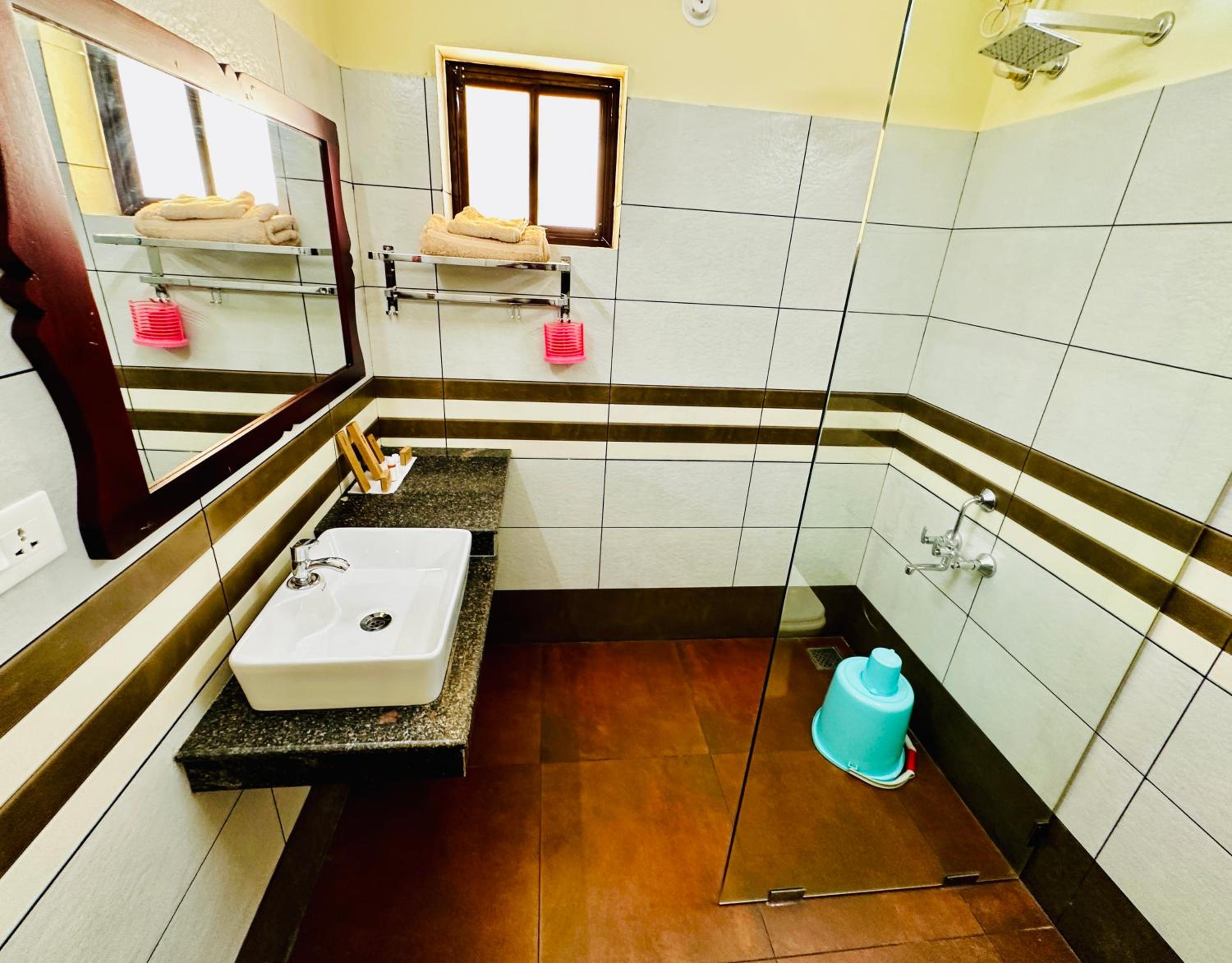 Deluxe Double Room With Side Sea View - Photo 10