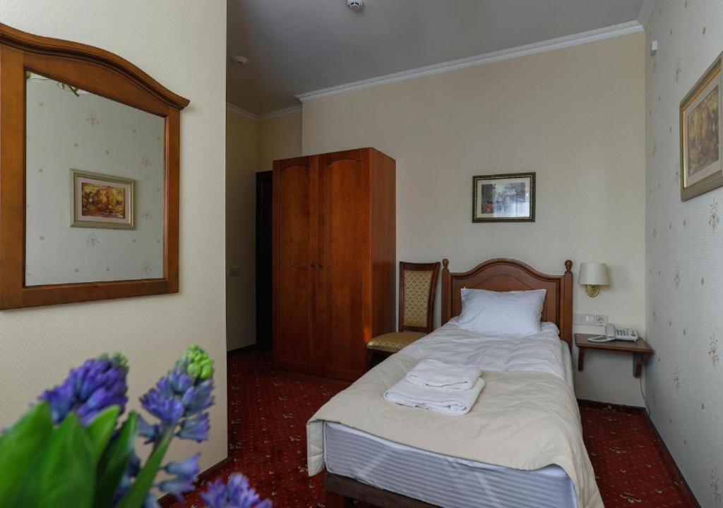 Small Single Room photo 2