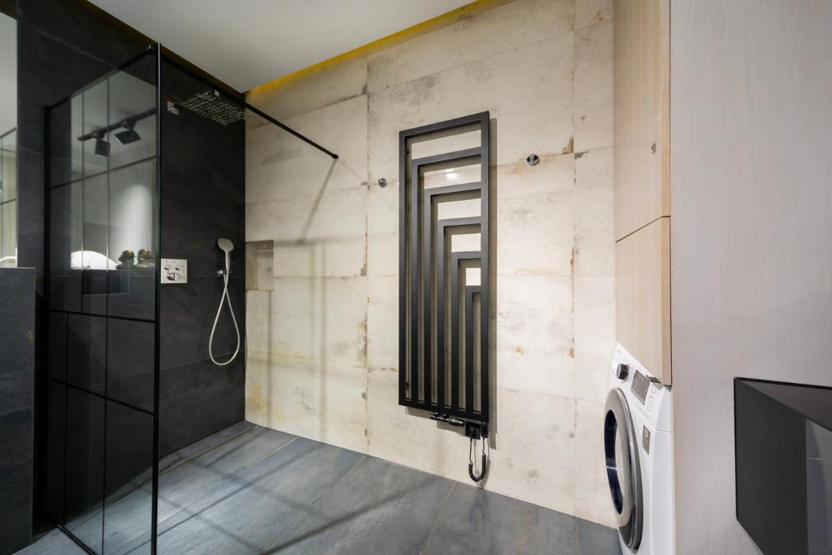 One-Bedroom Apartment - Photo 16
