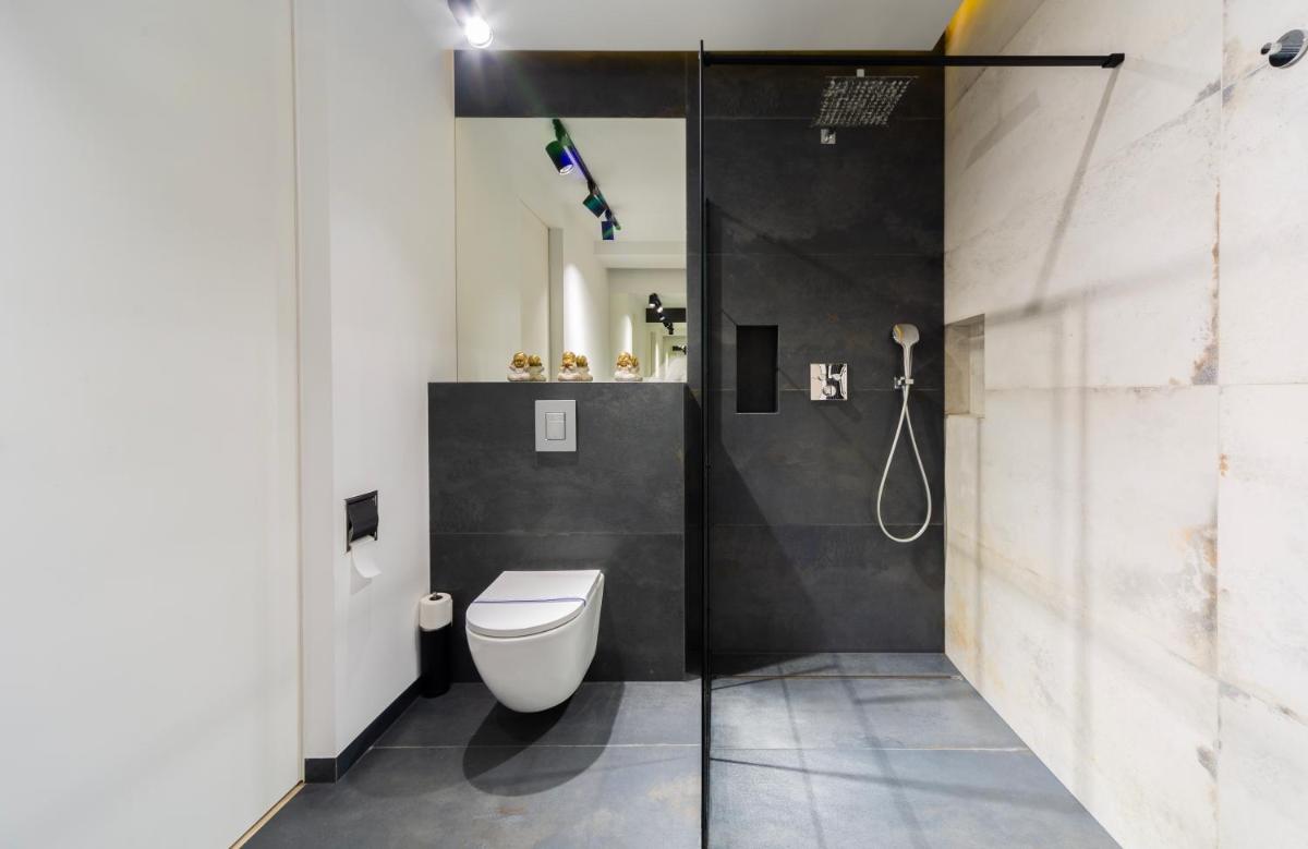 One-Bedroom Apartment - Photo 13