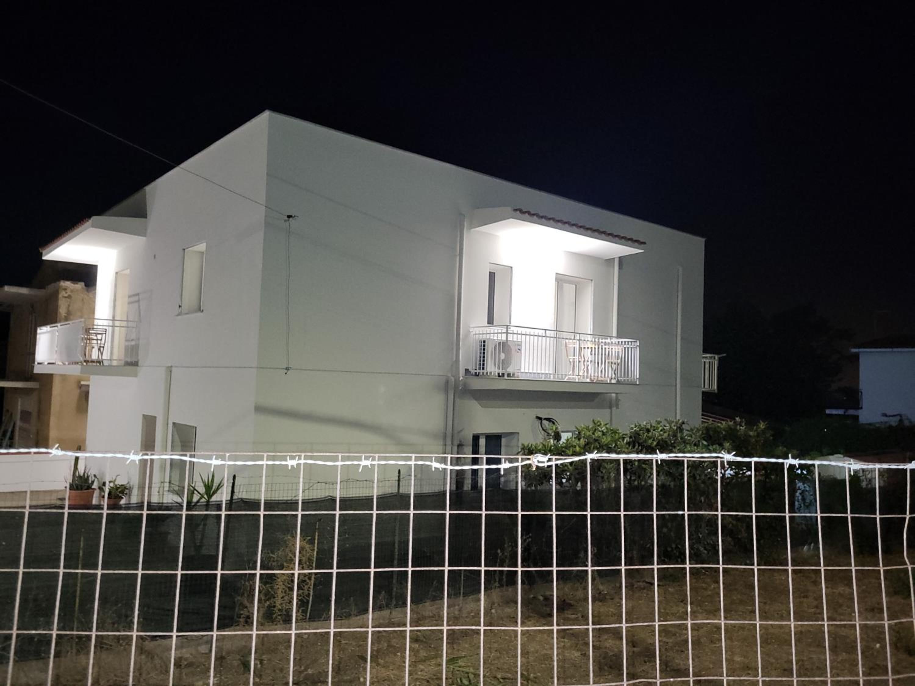 Double Room with Balcony - Photo 4