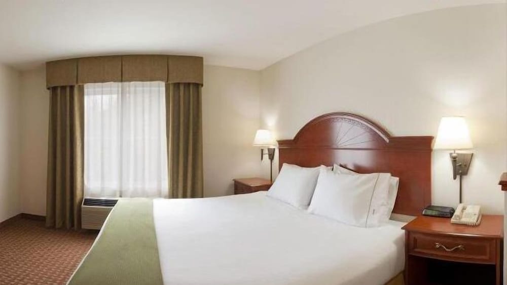 Standard Room, 1 King Bed - Photo 3