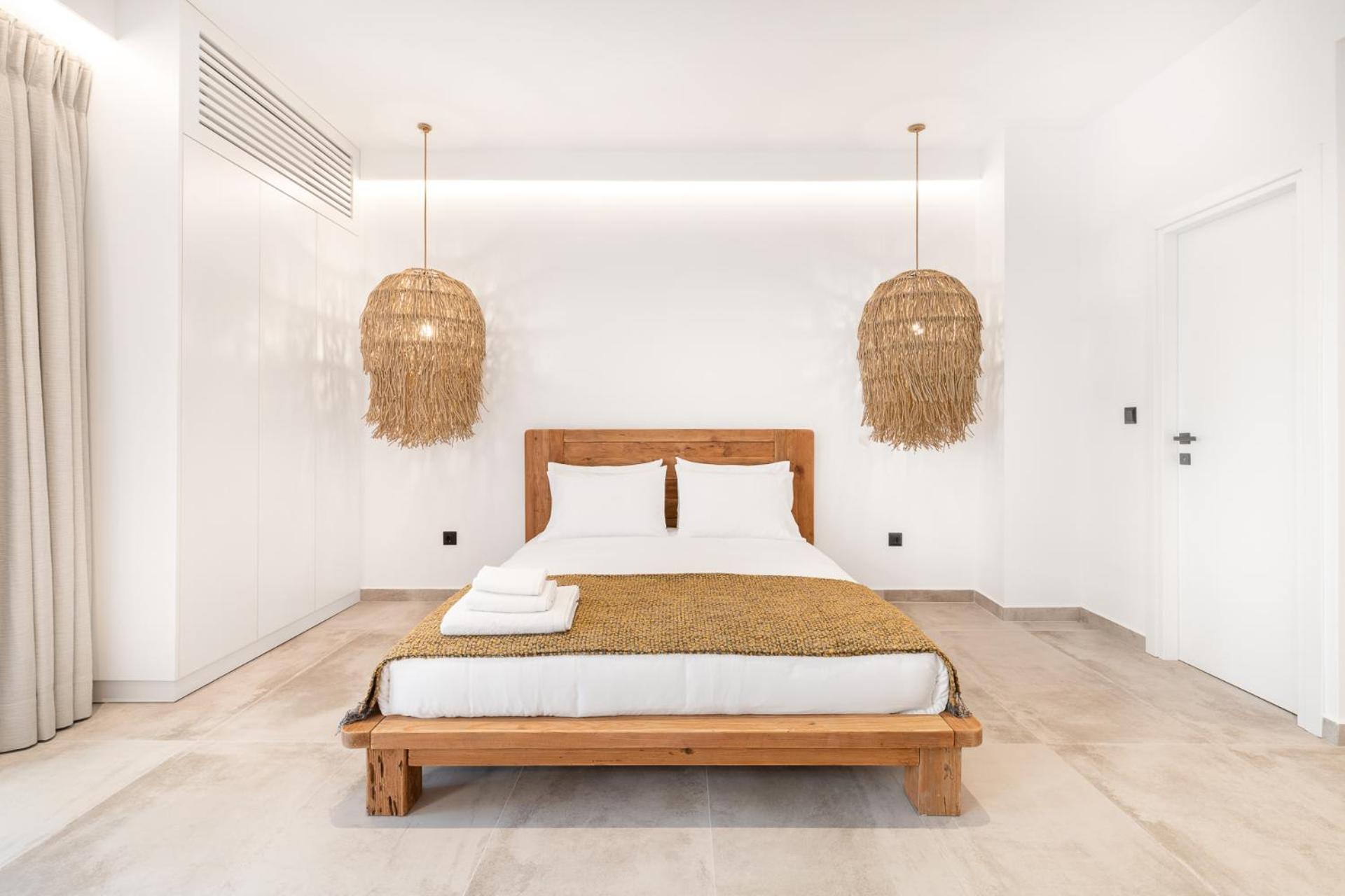 King Studio with Sofa Bed