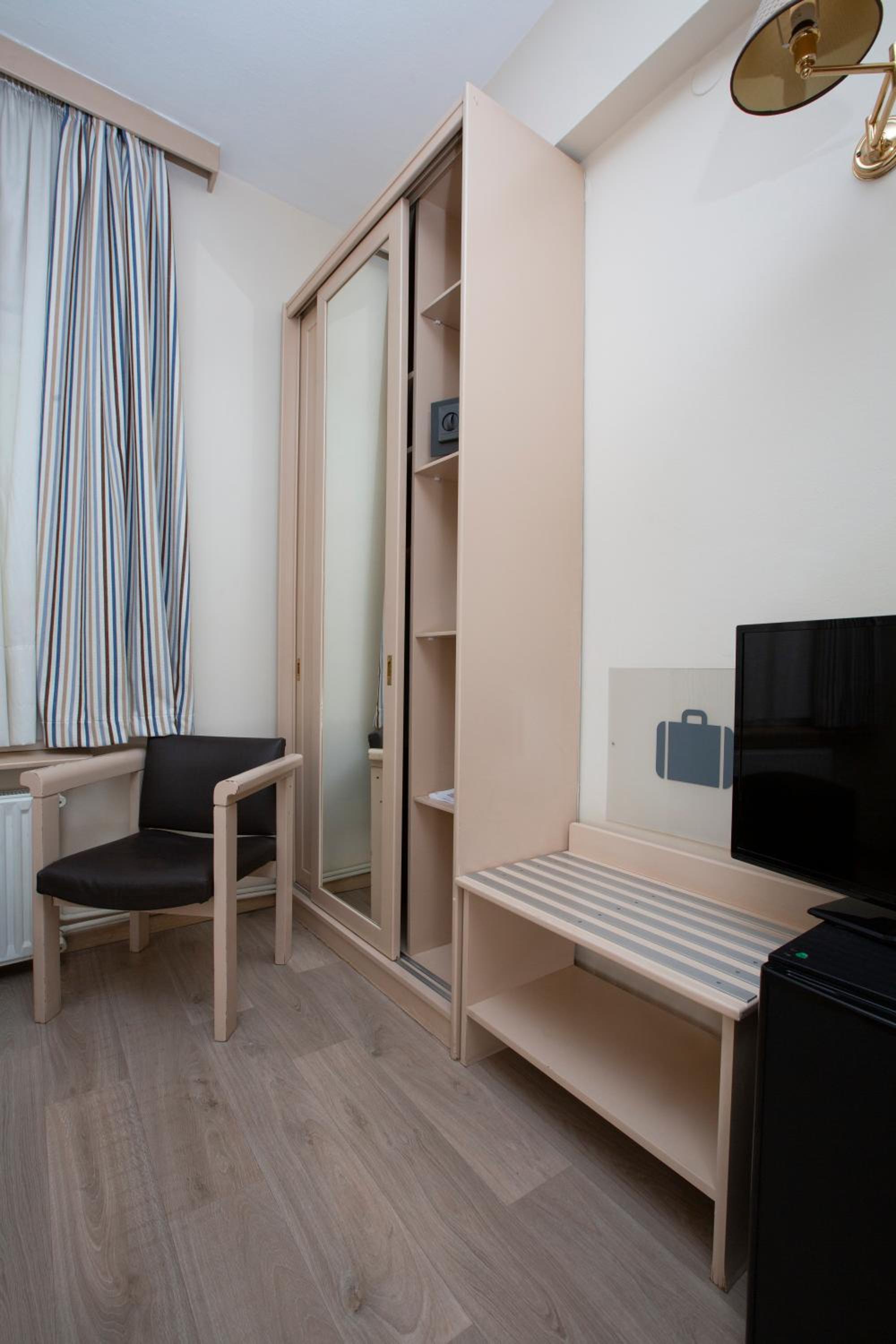 Single Room Interior View photo 3