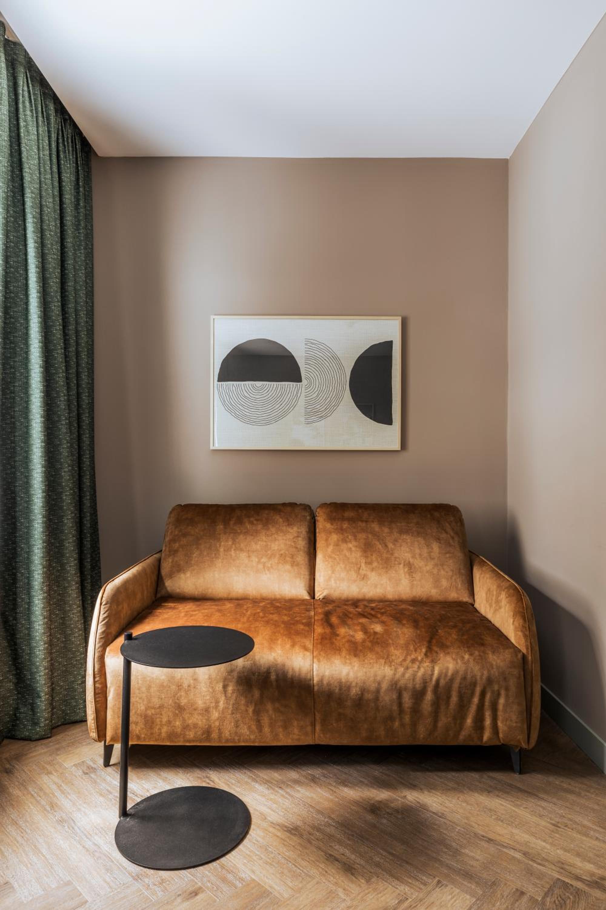 Family Room photo 3
