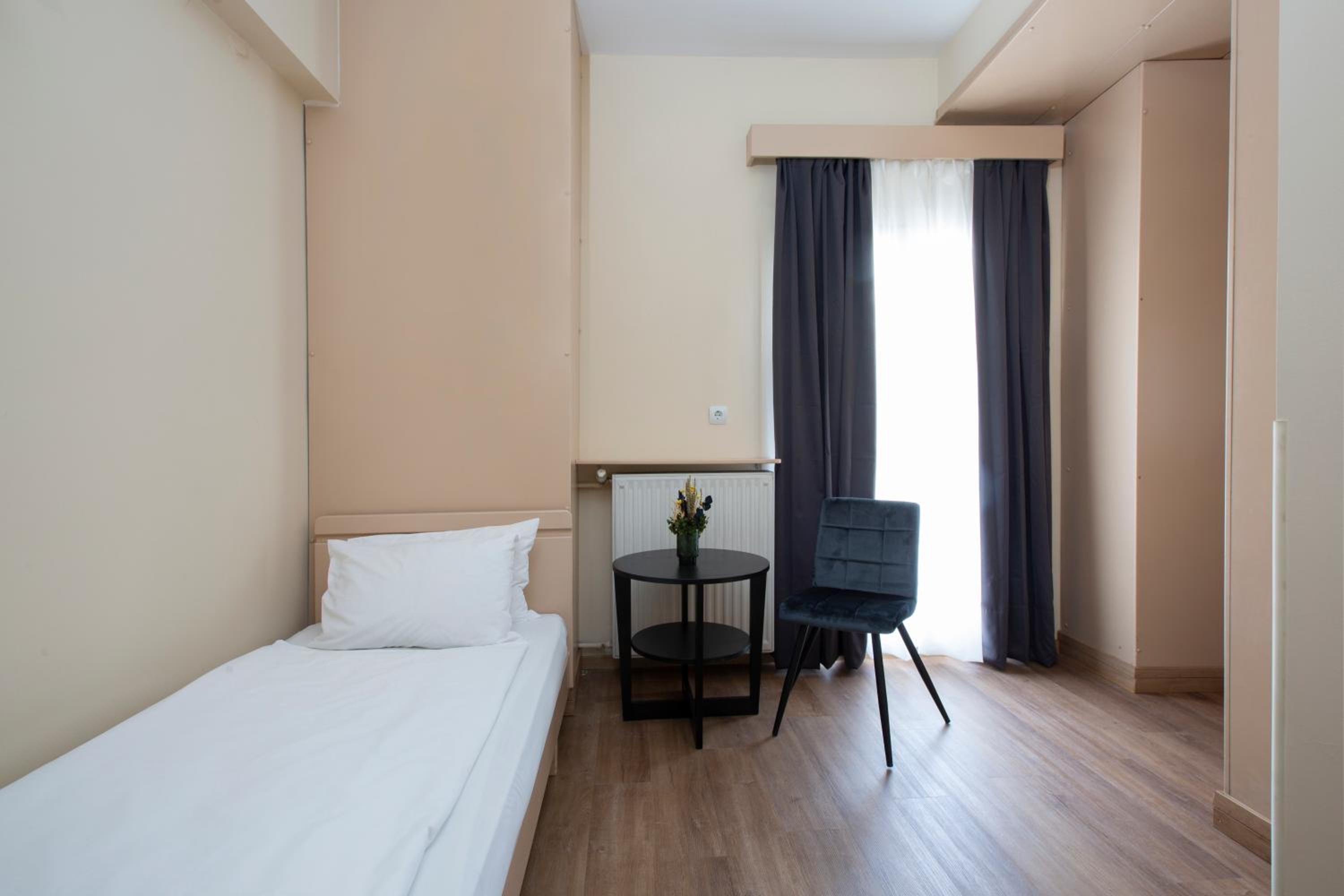 Triple Room - Photo 6