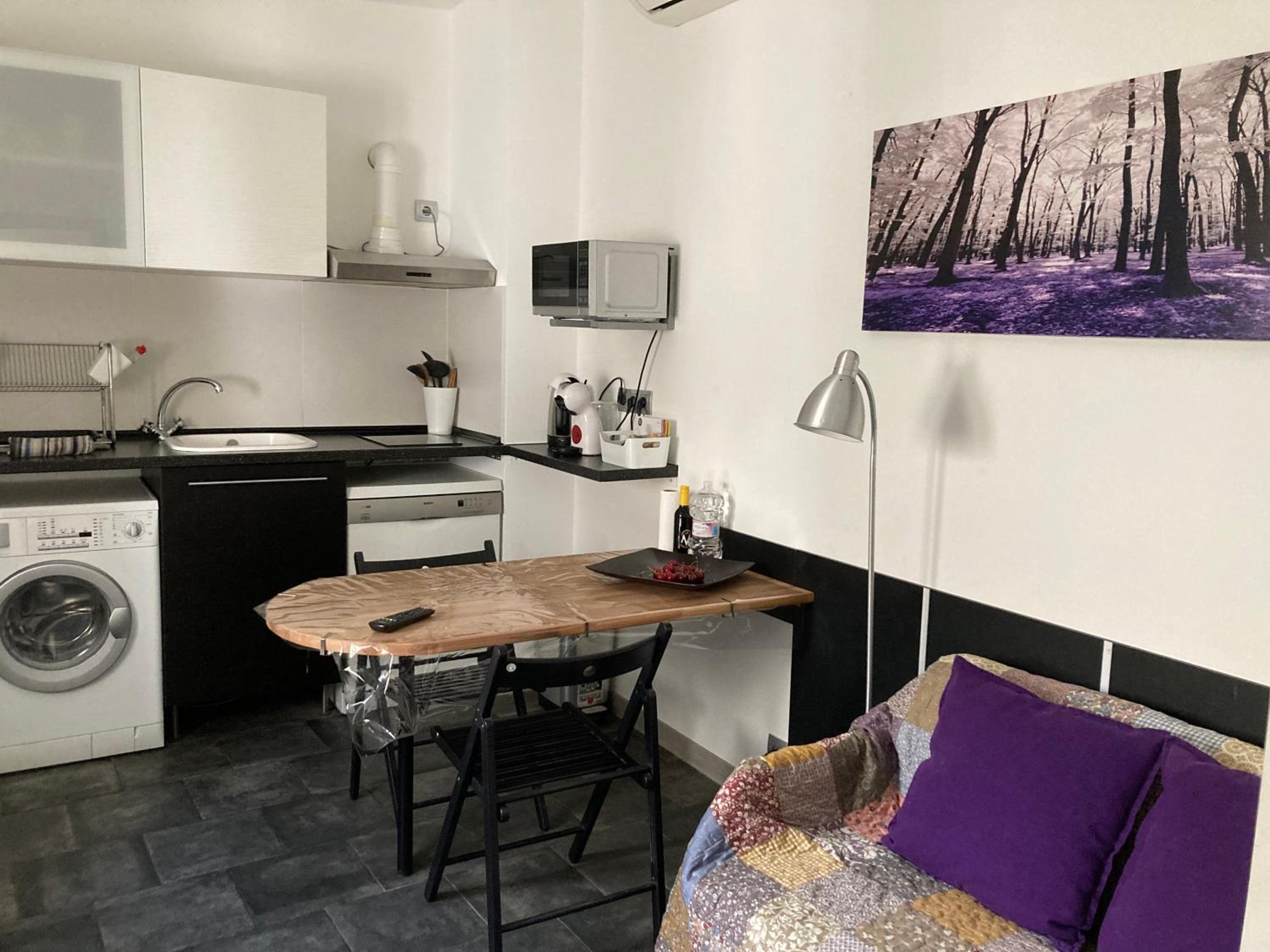 One-Bedroom Apartment photo 3
