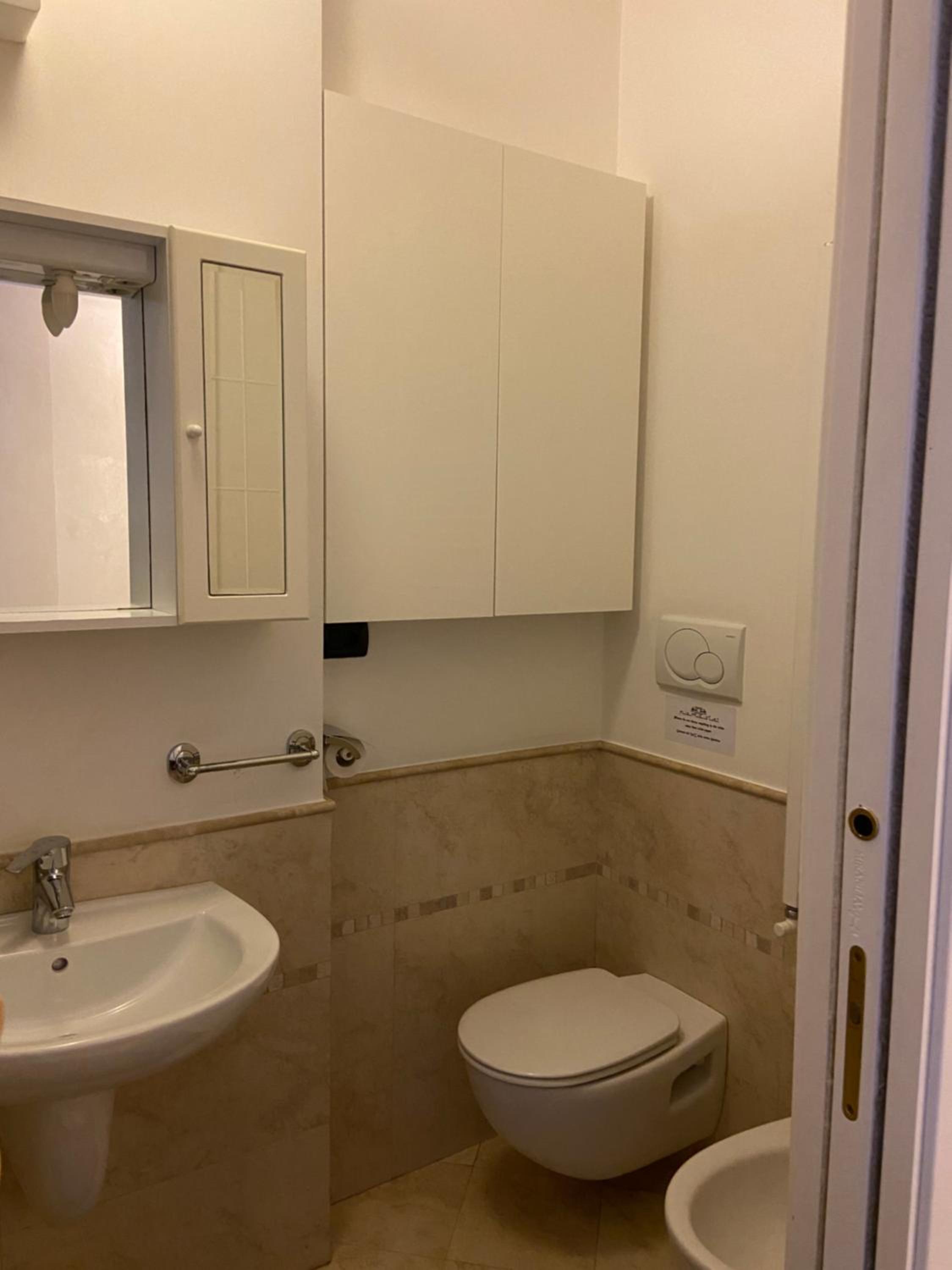 One-Bedroom Apartment - Photo 80