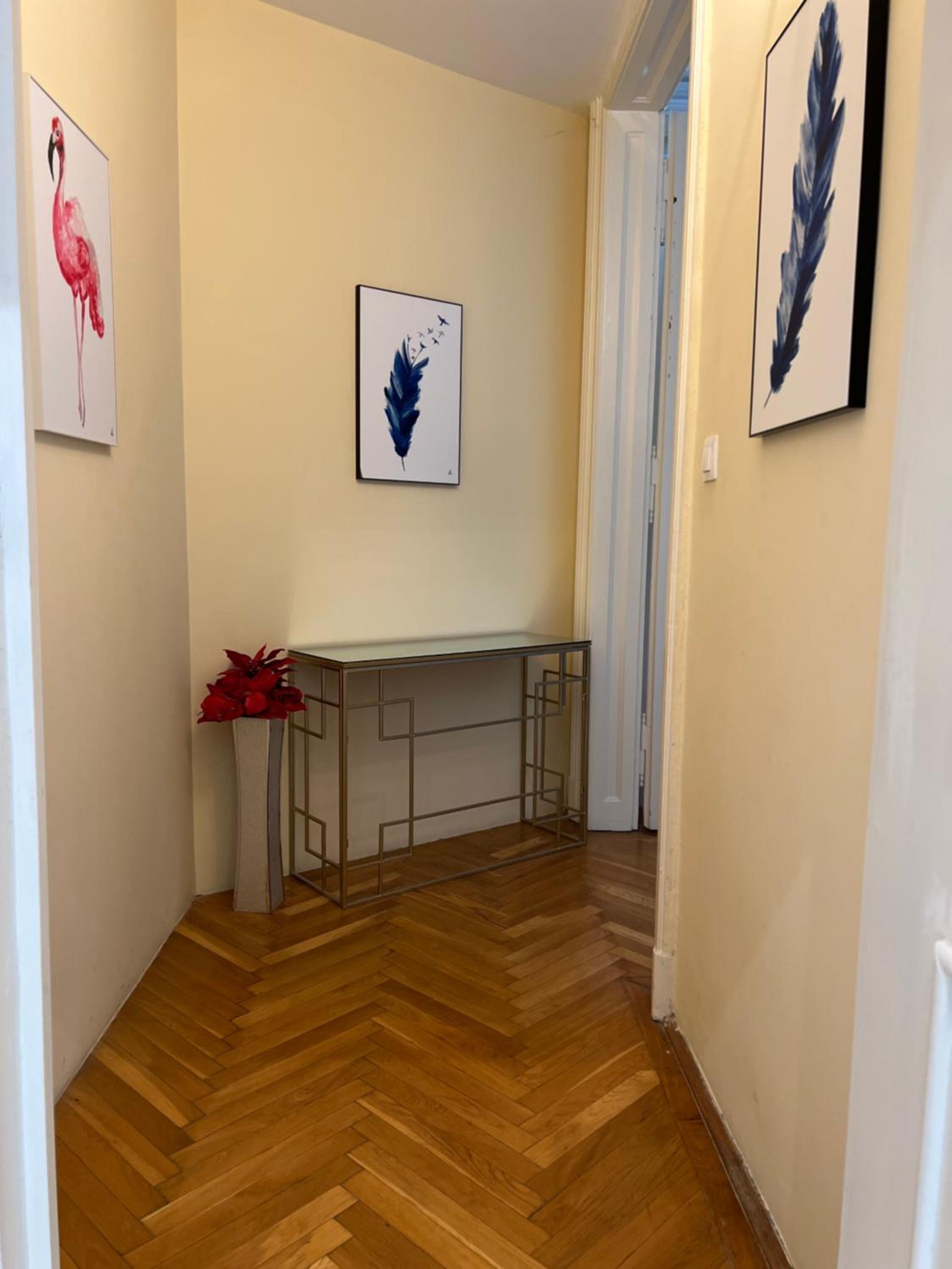 Two-Bedroom Apartment - Photo 4