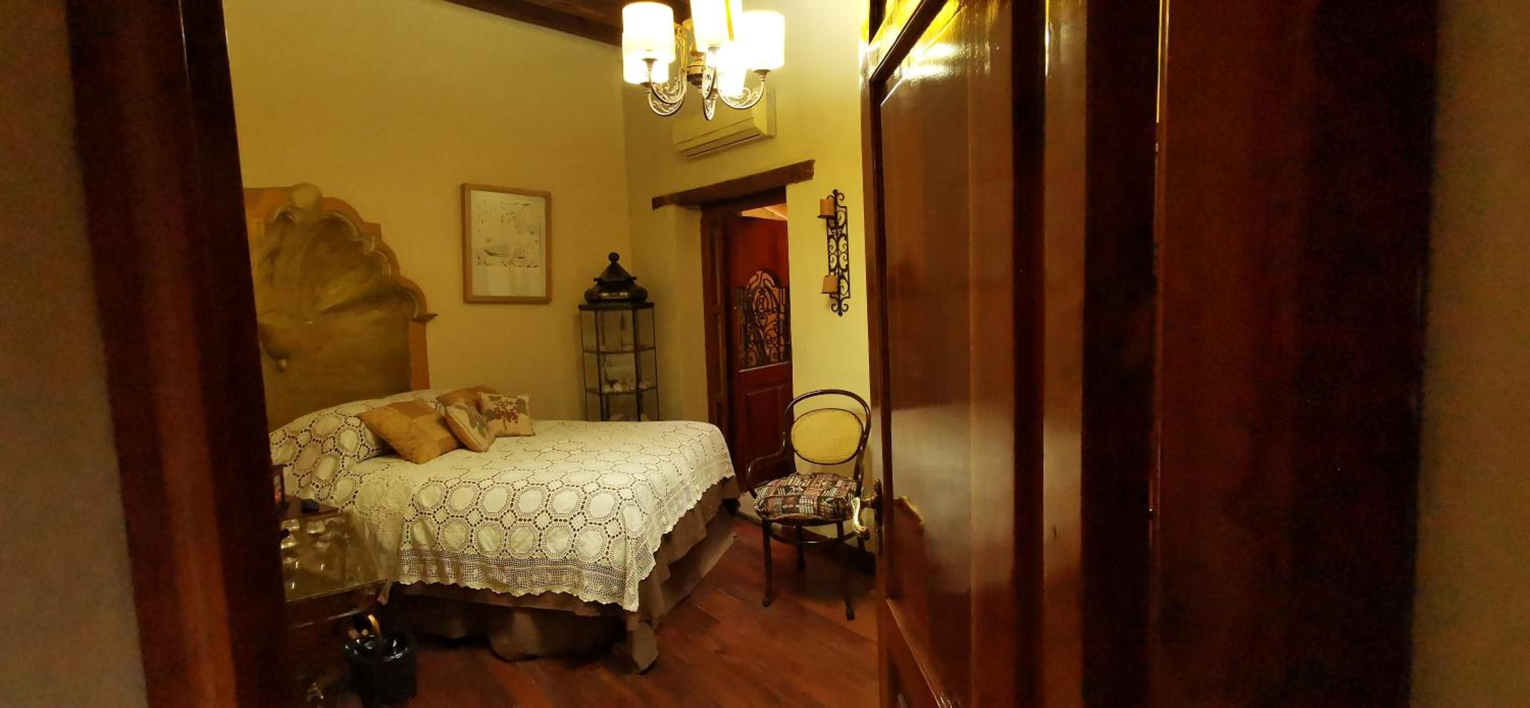 Standard Suite - Photo 4