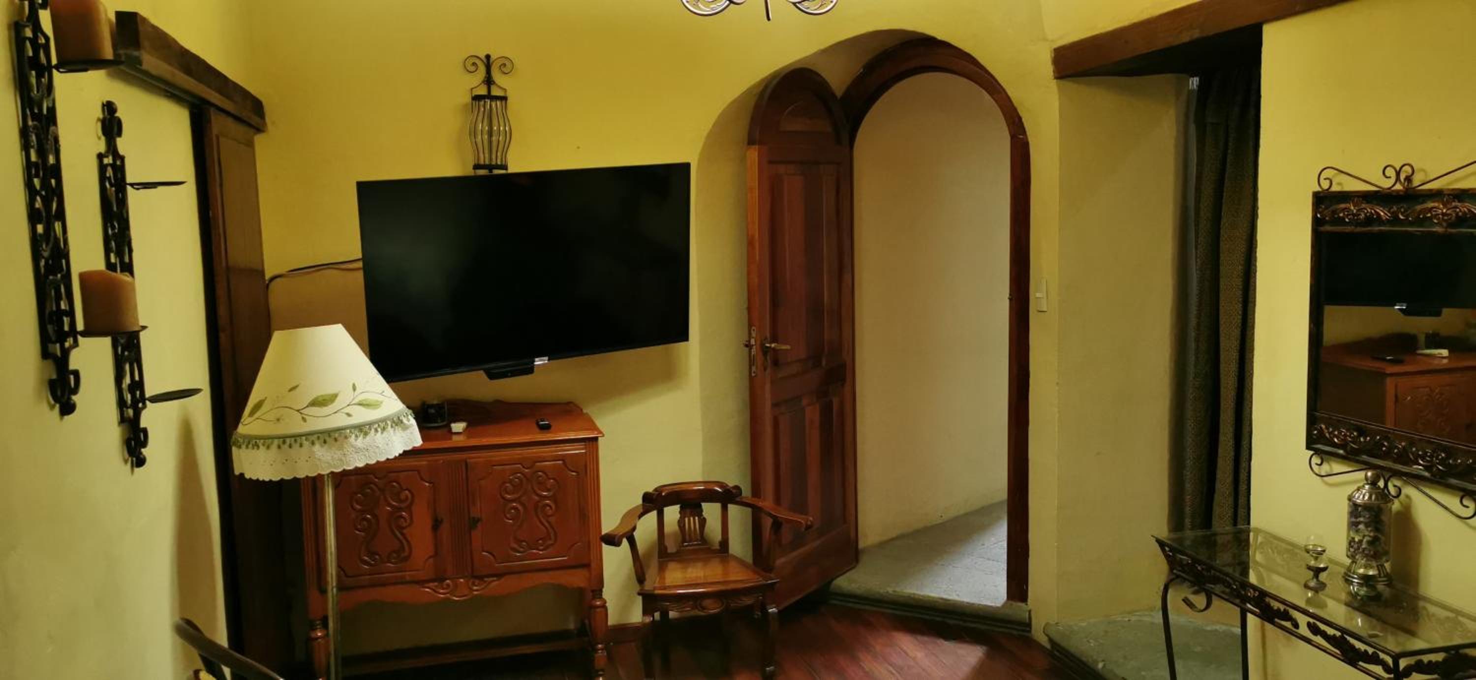 Standard Suite - Photo 1