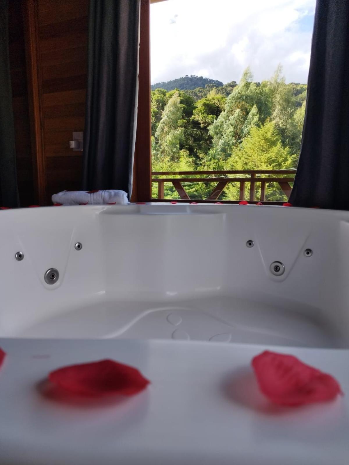 King Suite with Spa Bath photo 3