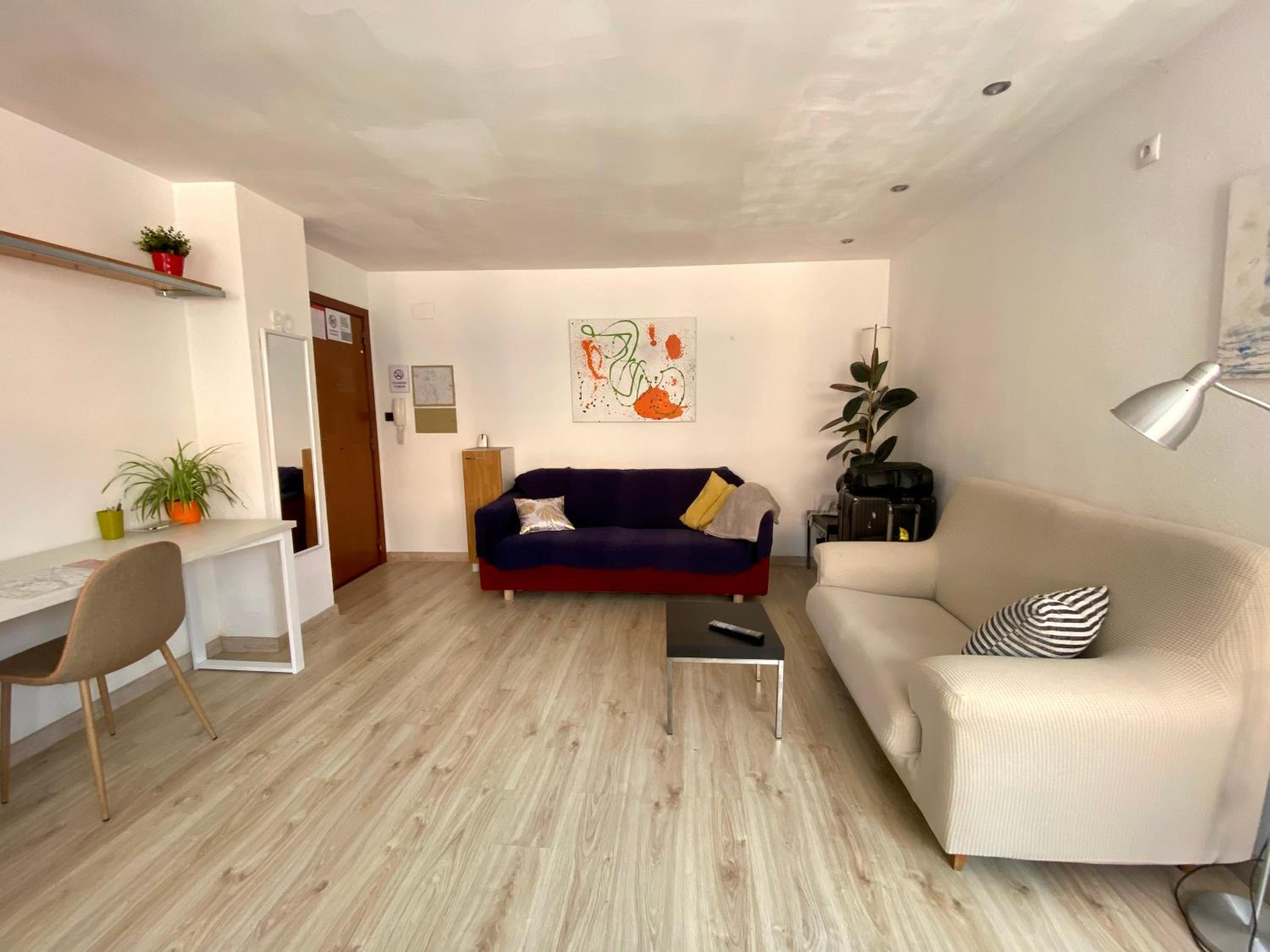 One-Bedroom Apartment photo 2