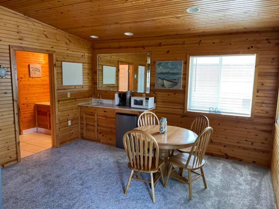 One-Bedroom House photo 2