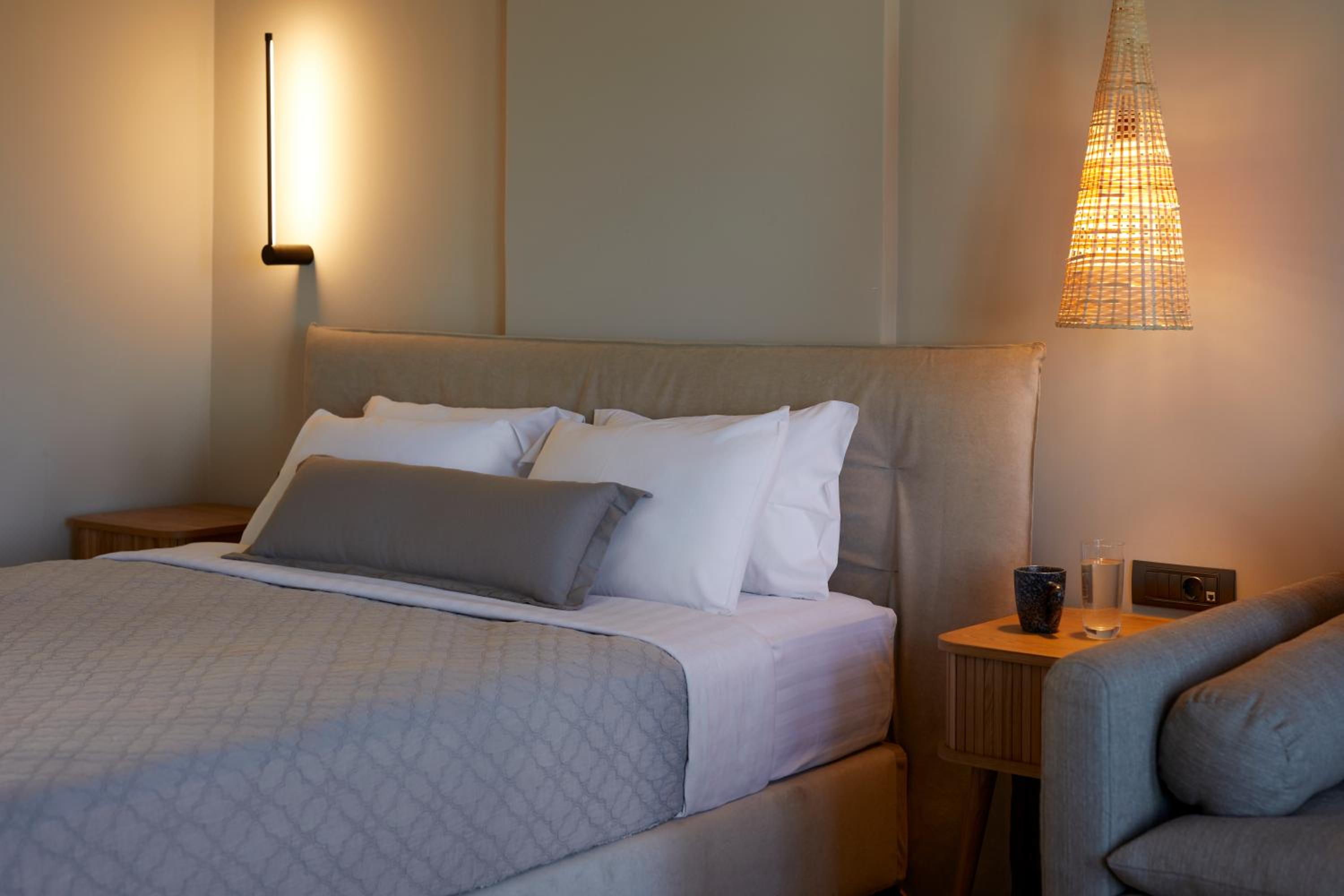 Superior Suite with Sea View - Photo 13