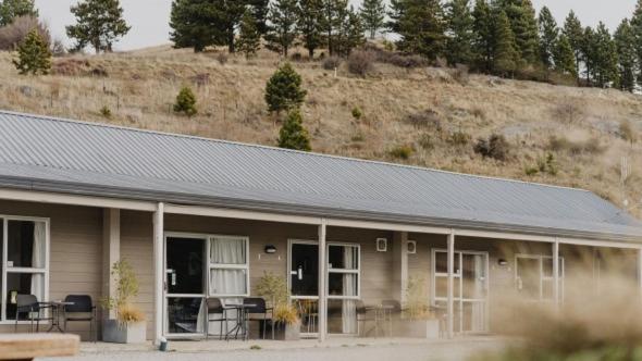 One Bedroom Motel - Photo 2