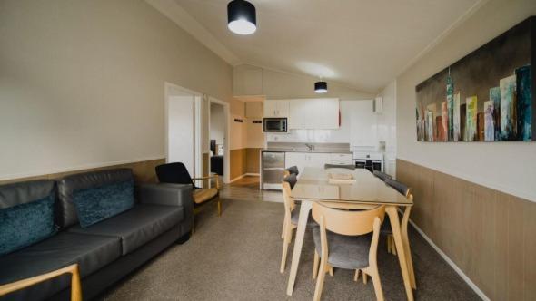 Large Two Bedroom Motel - Photo 2