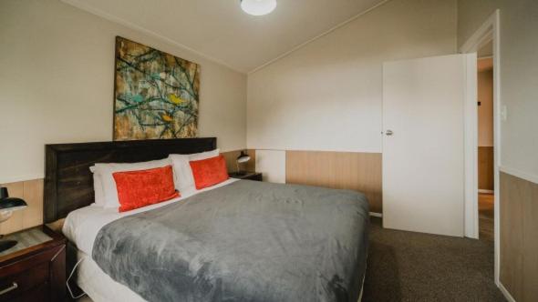Large Two Bedroom Motel - Photo 3