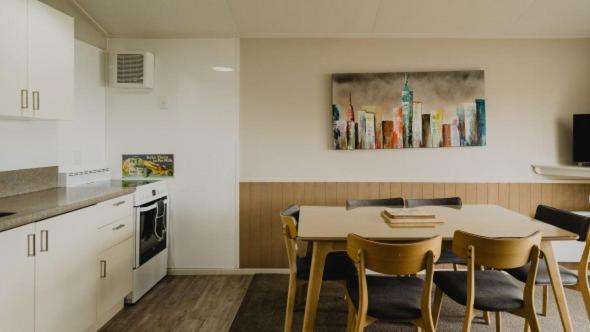 Large Two Bedroom Motel - Photo 6