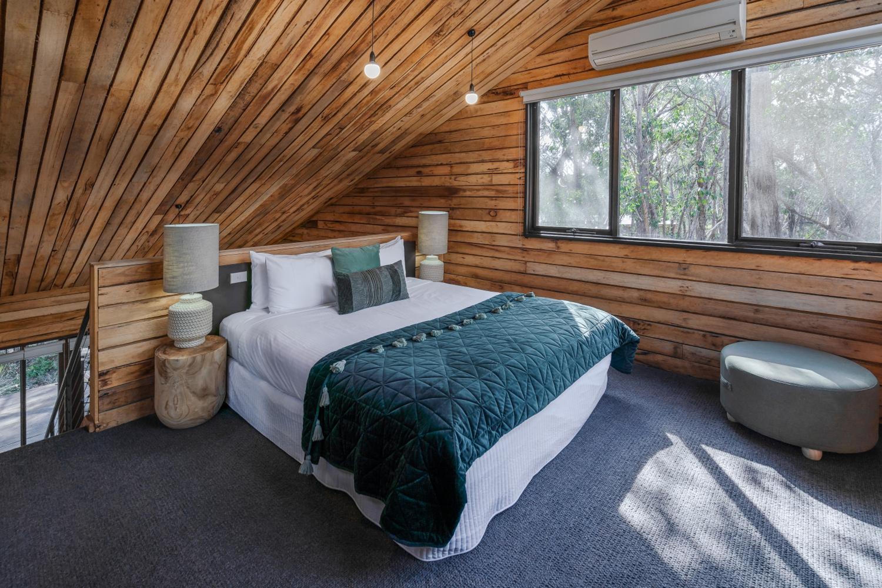 One-Bedroom Apartment - Treehouse photo 3