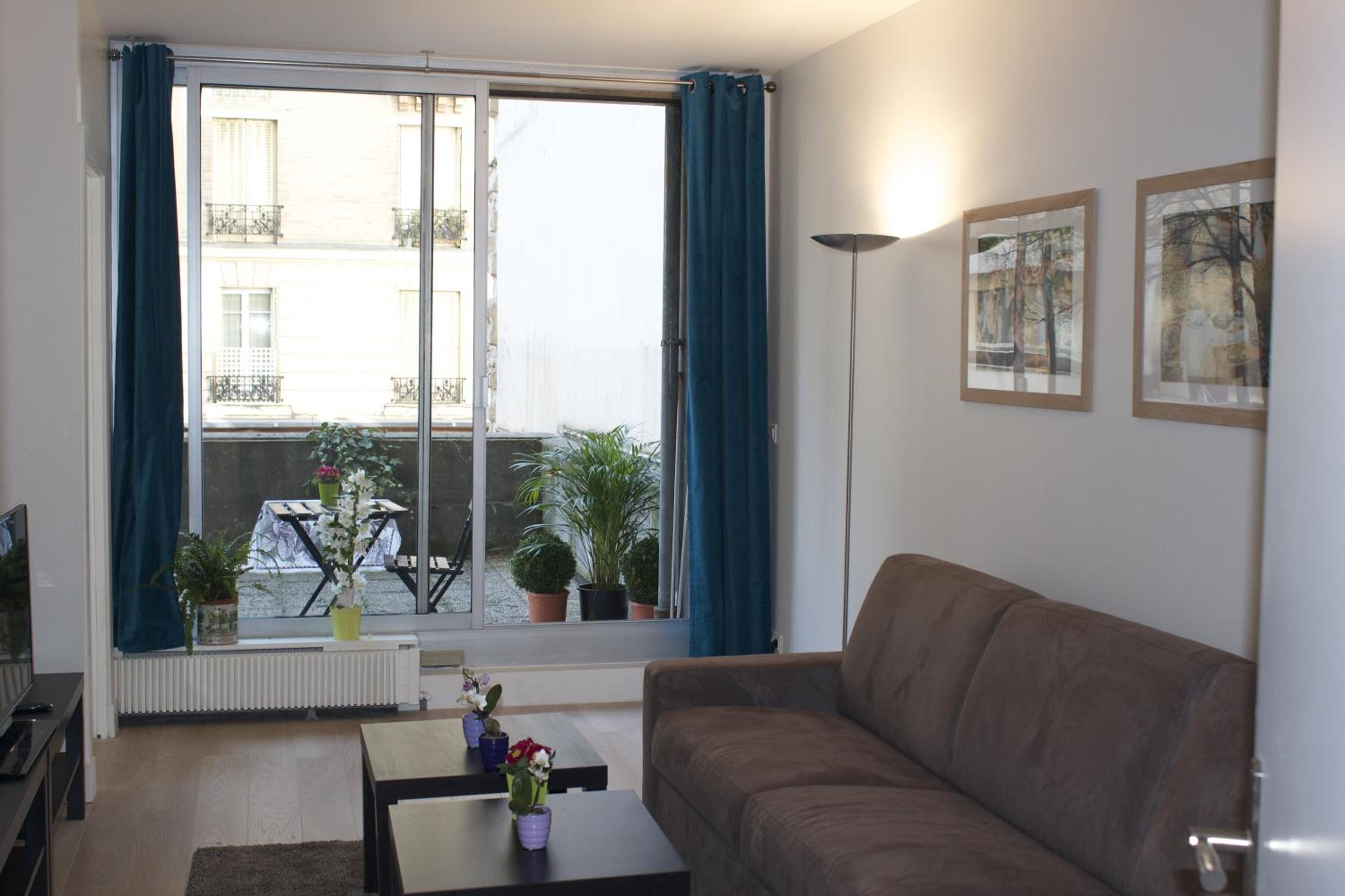 Apartment with Balcony photo 1
