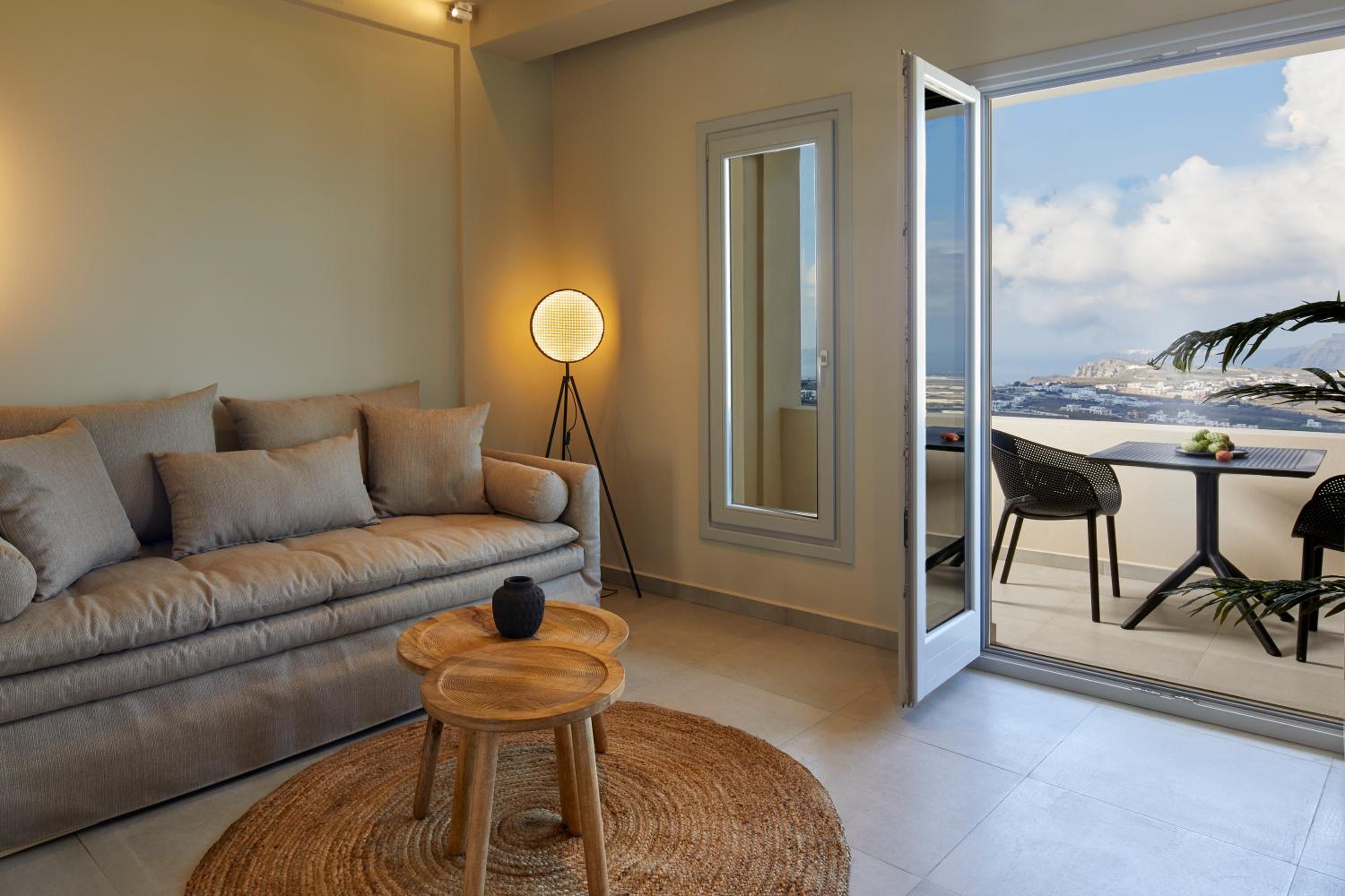 Superior Suite with Sea View - Photo 19
