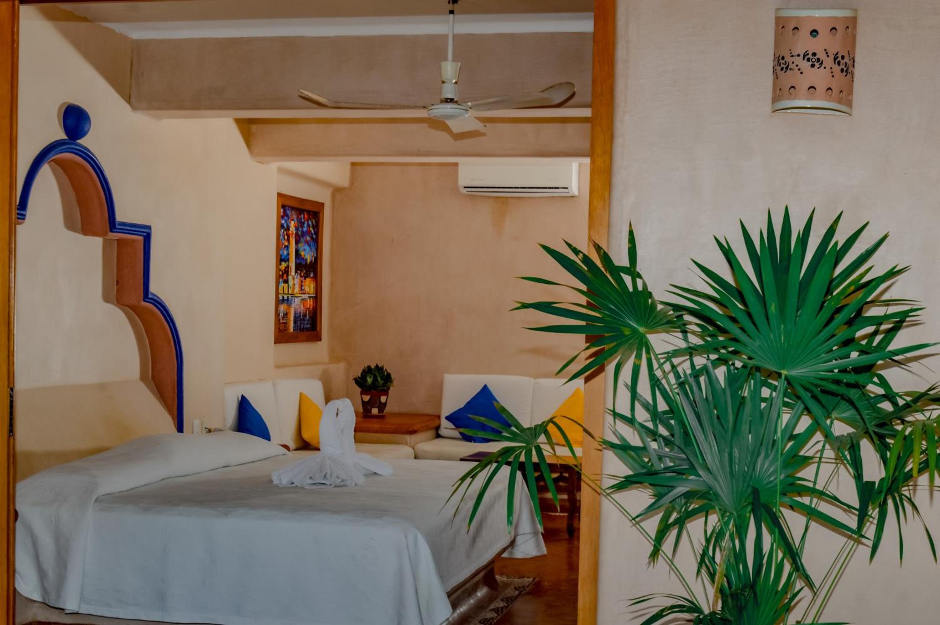 Deluxe Suite with Sea View