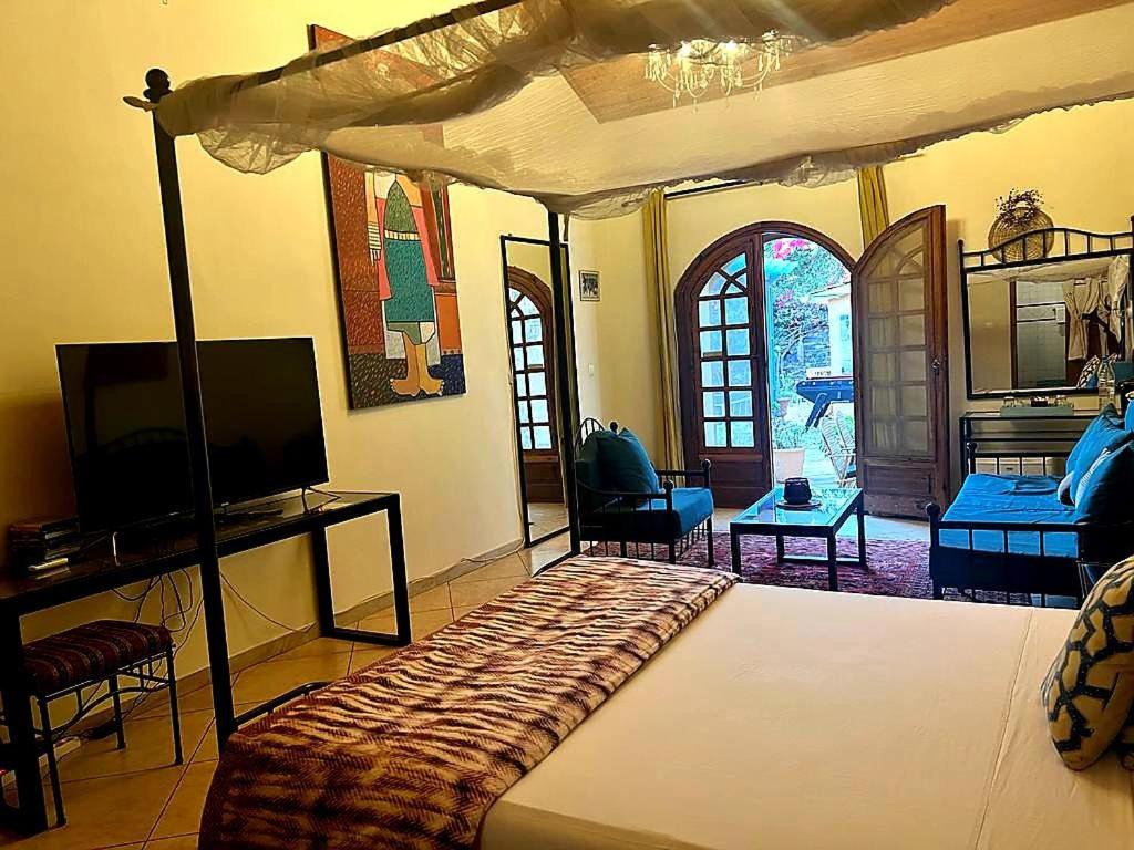 Villa with Private Pool photo 1
